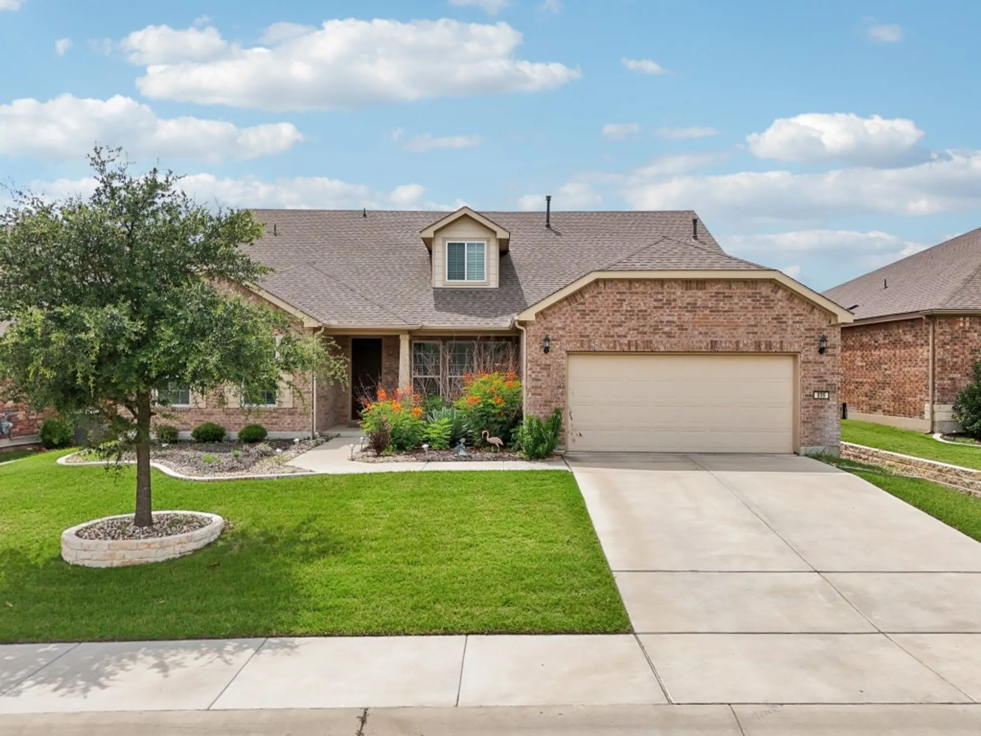 Property Slideshow image 4 of 40 | 806 holiday creek ln, Georgetown, TX, 78633