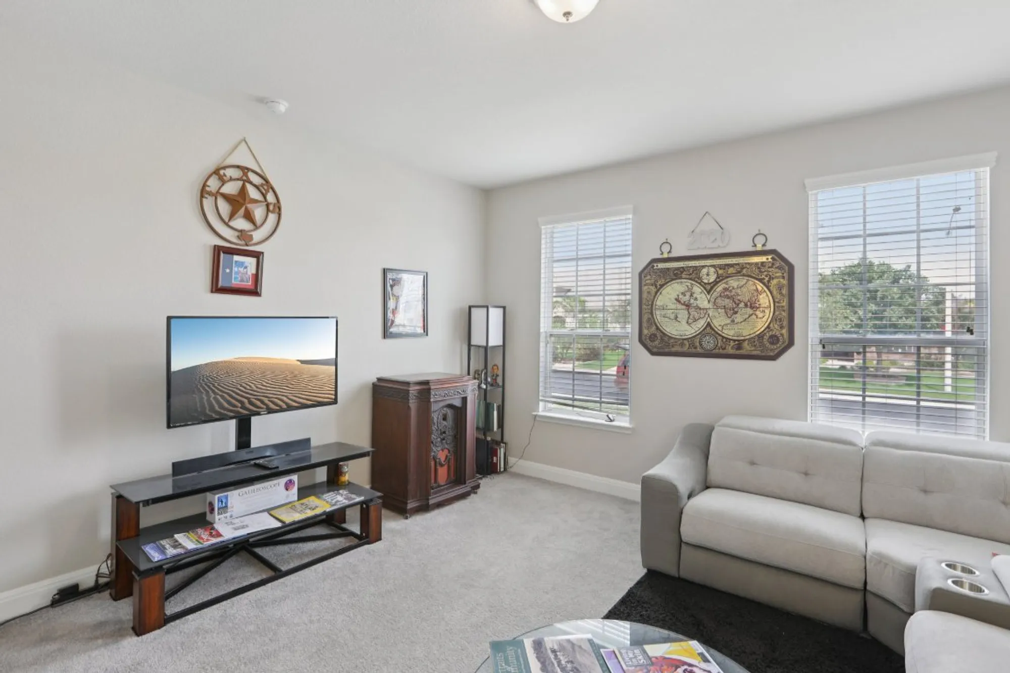 Property Slideshow image 7 of 40 | 806 holiday creek ln, Georgetown, TX, 78633