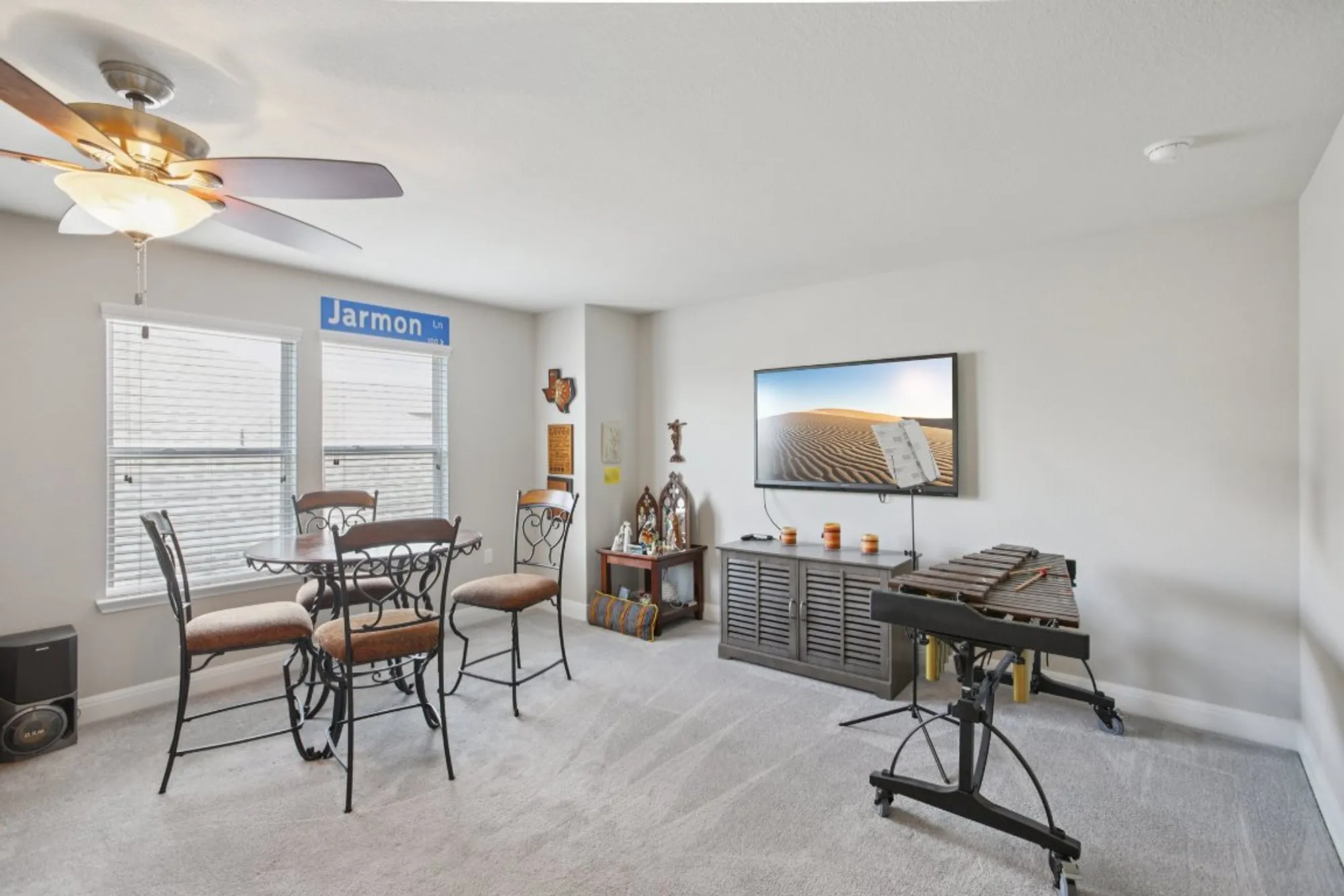 Property Slideshow image 8 of 40 | 806 holiday creek ln, Georgetown, TX, 78633