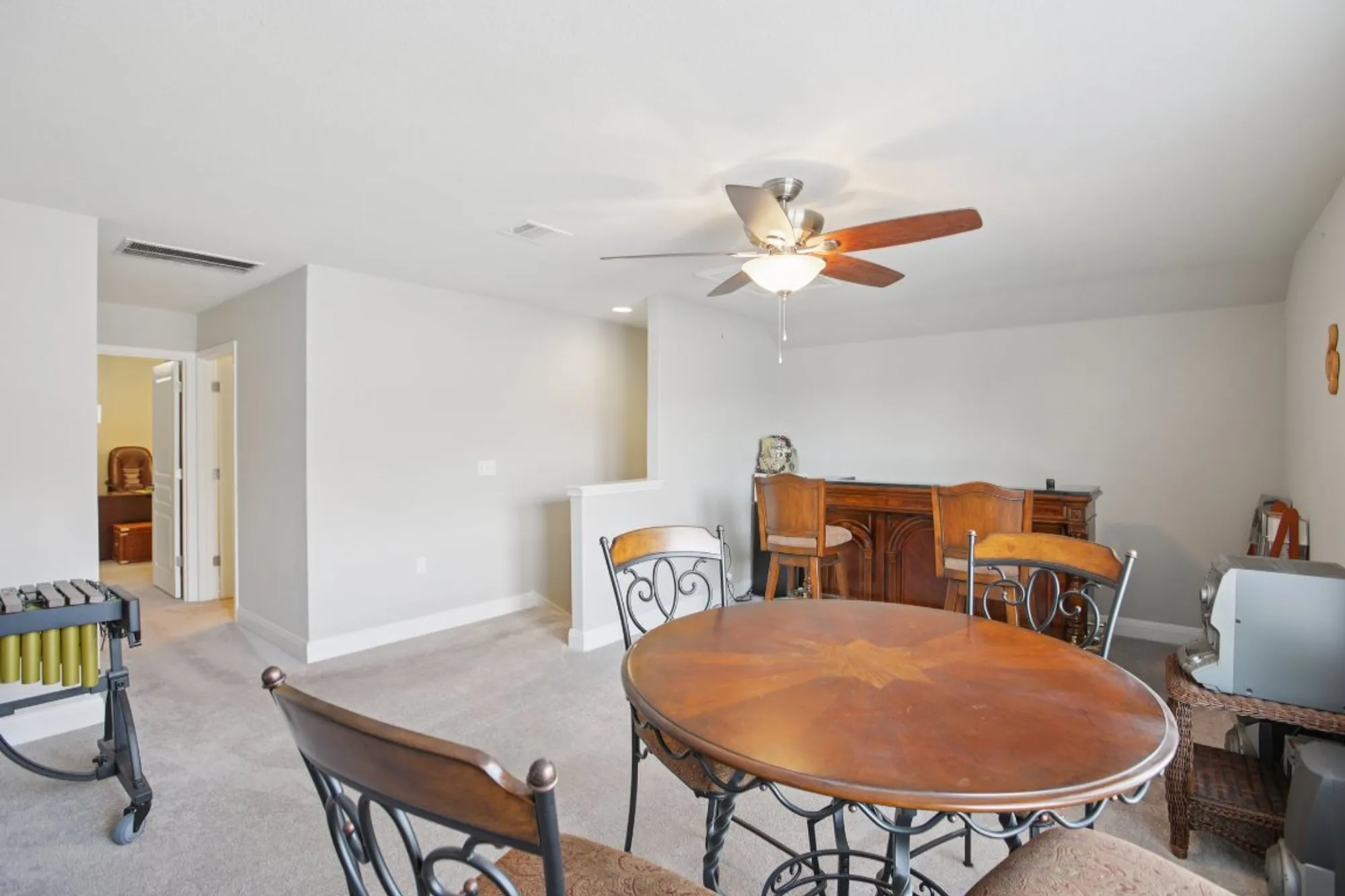 Property Slideshow image 9 of 40 | 806 holiday creek ln, Georgetown, TX, 78633