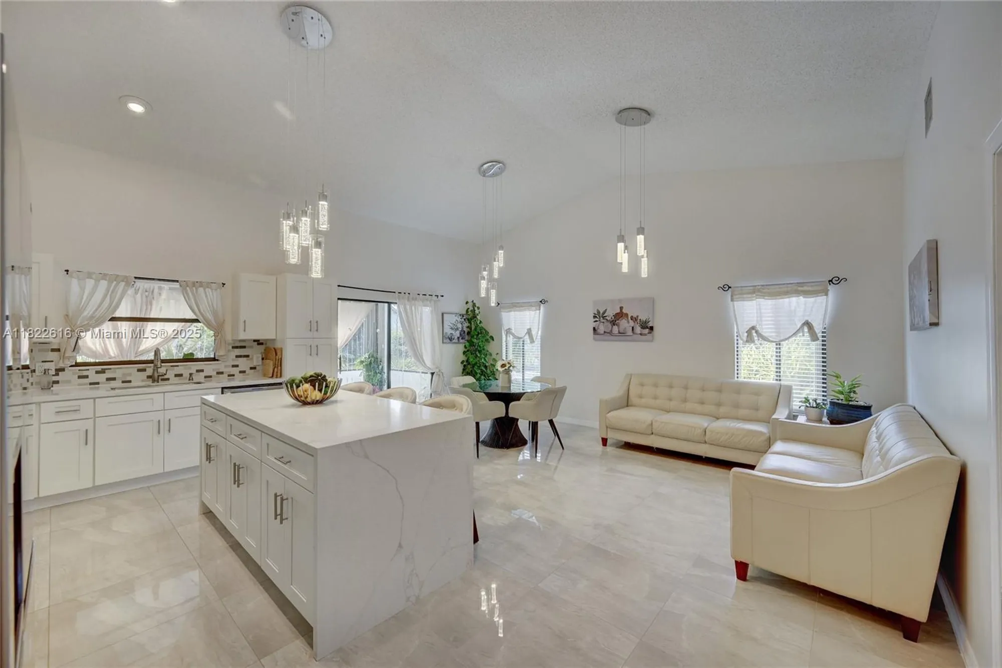 Property Slideshow image 14 of 36 | 2530 riviera dr, Delray Beach, FL, 33445