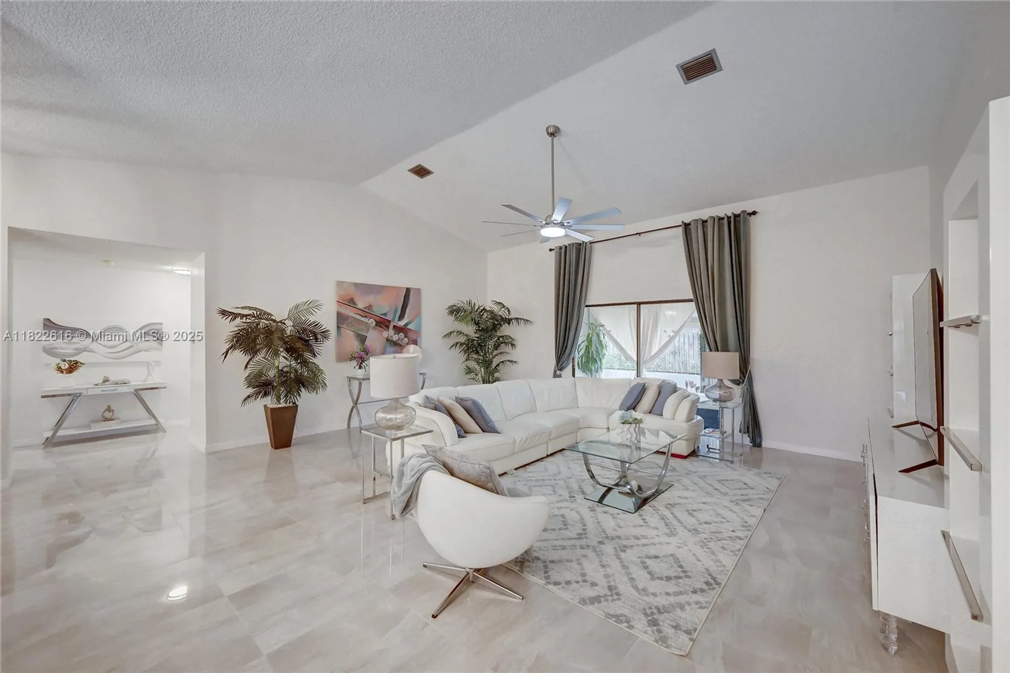 Property Slideshow image 10 of 36 | 2530 riviera dr, Delray Beach, FL, 33445
