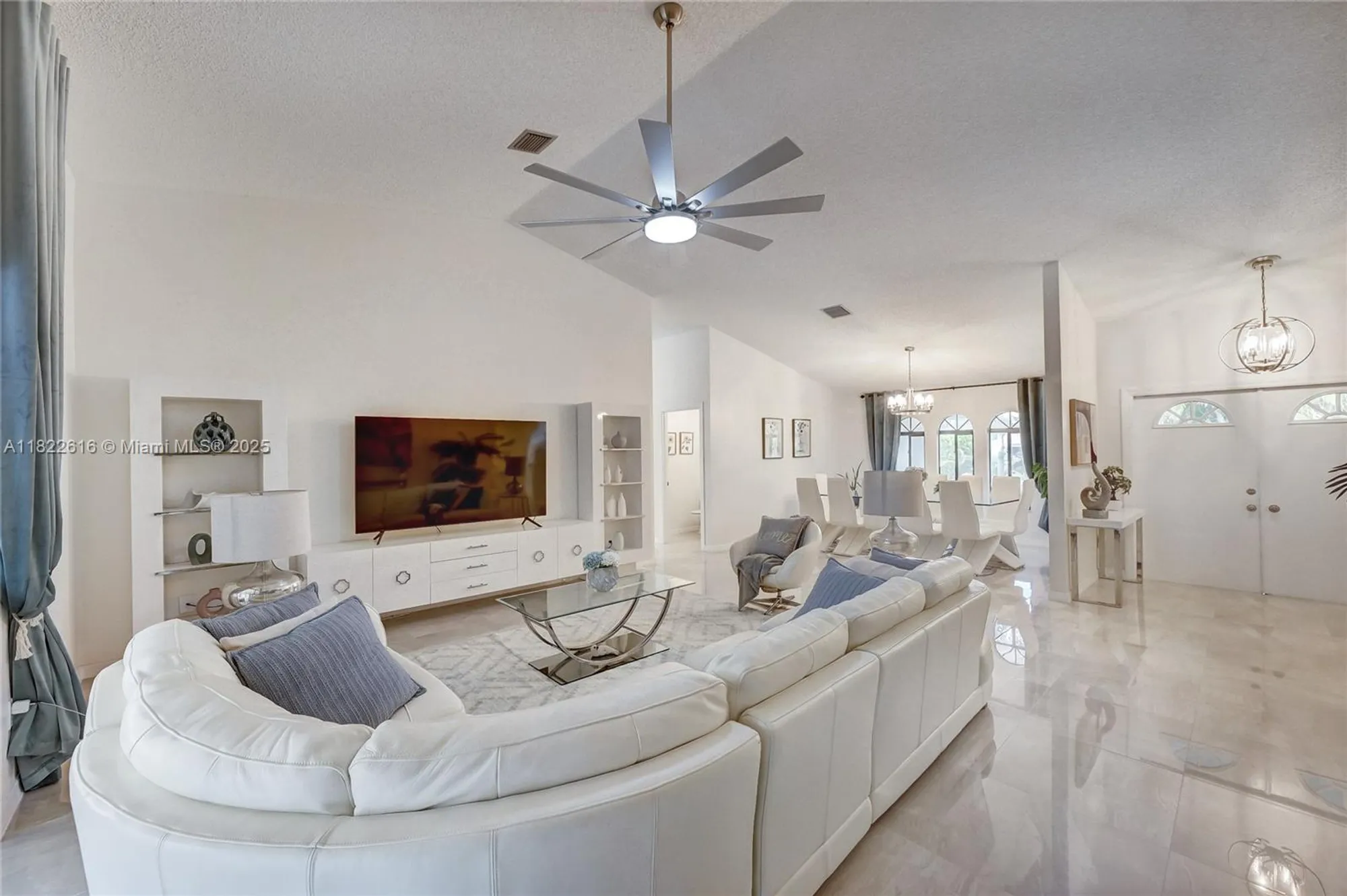 Property Slideshow image 11 of 36 | 2530 riviera dr, Delray Beach, FL, 33445