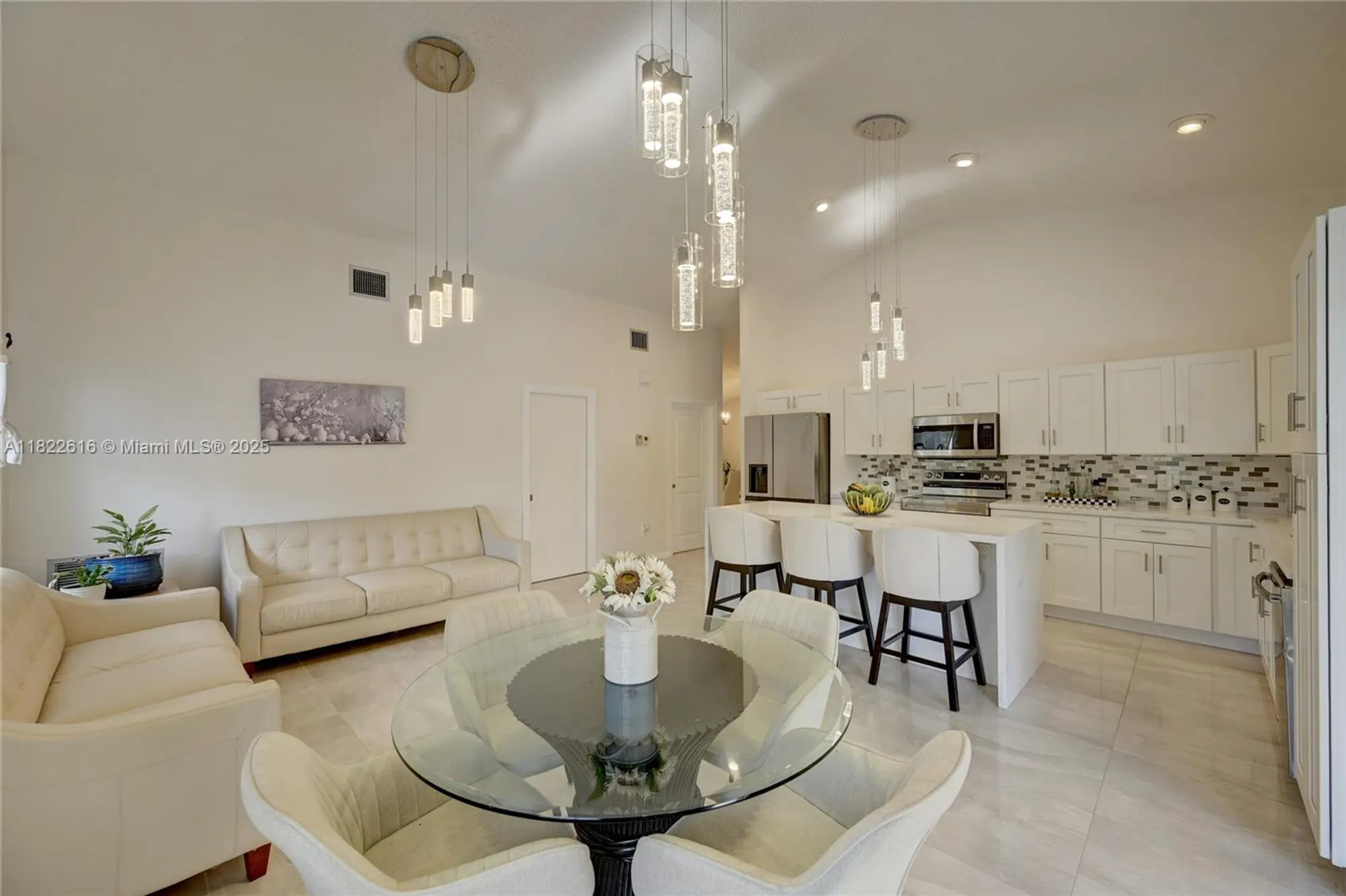 Property Slideshow image 13 of 36 | 2530 riviera dr, Delray Beach, FL, 33445