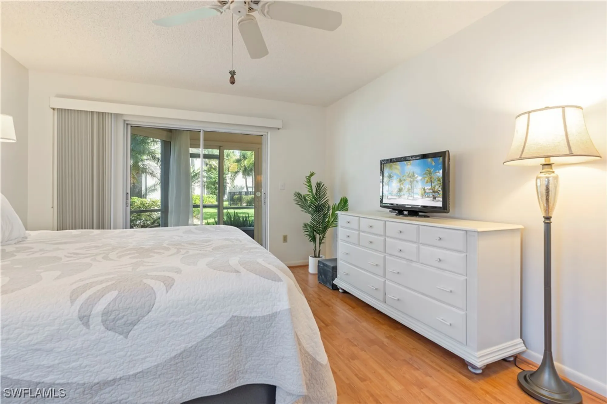 Property Slideshow image 14 of 39 | 3200 binnacle dr c1, Naples, FL, 34103