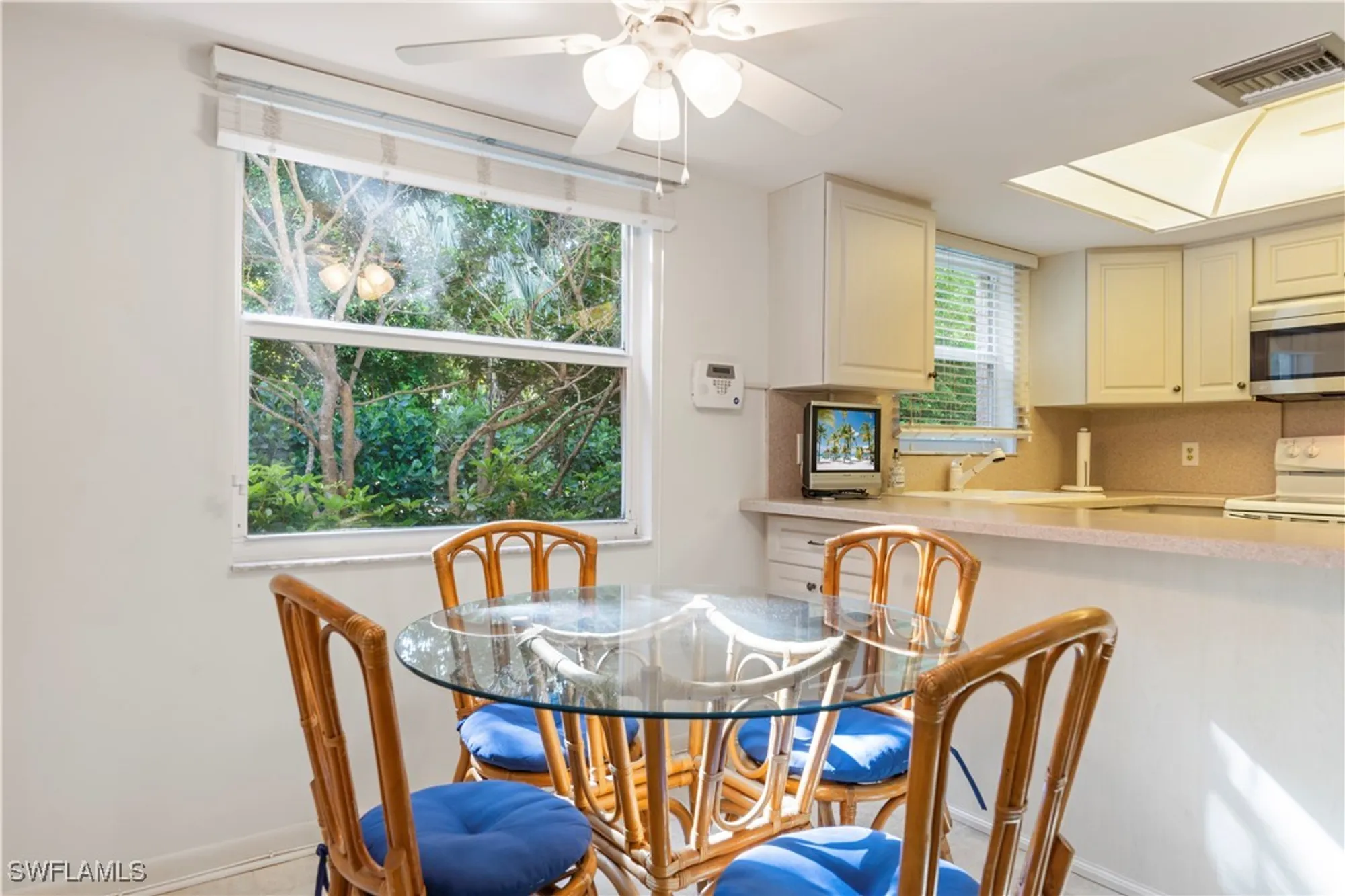 Property Slideshow image 10 of 39 | 3200 binnacle dr c1, Naples, FL, 34103