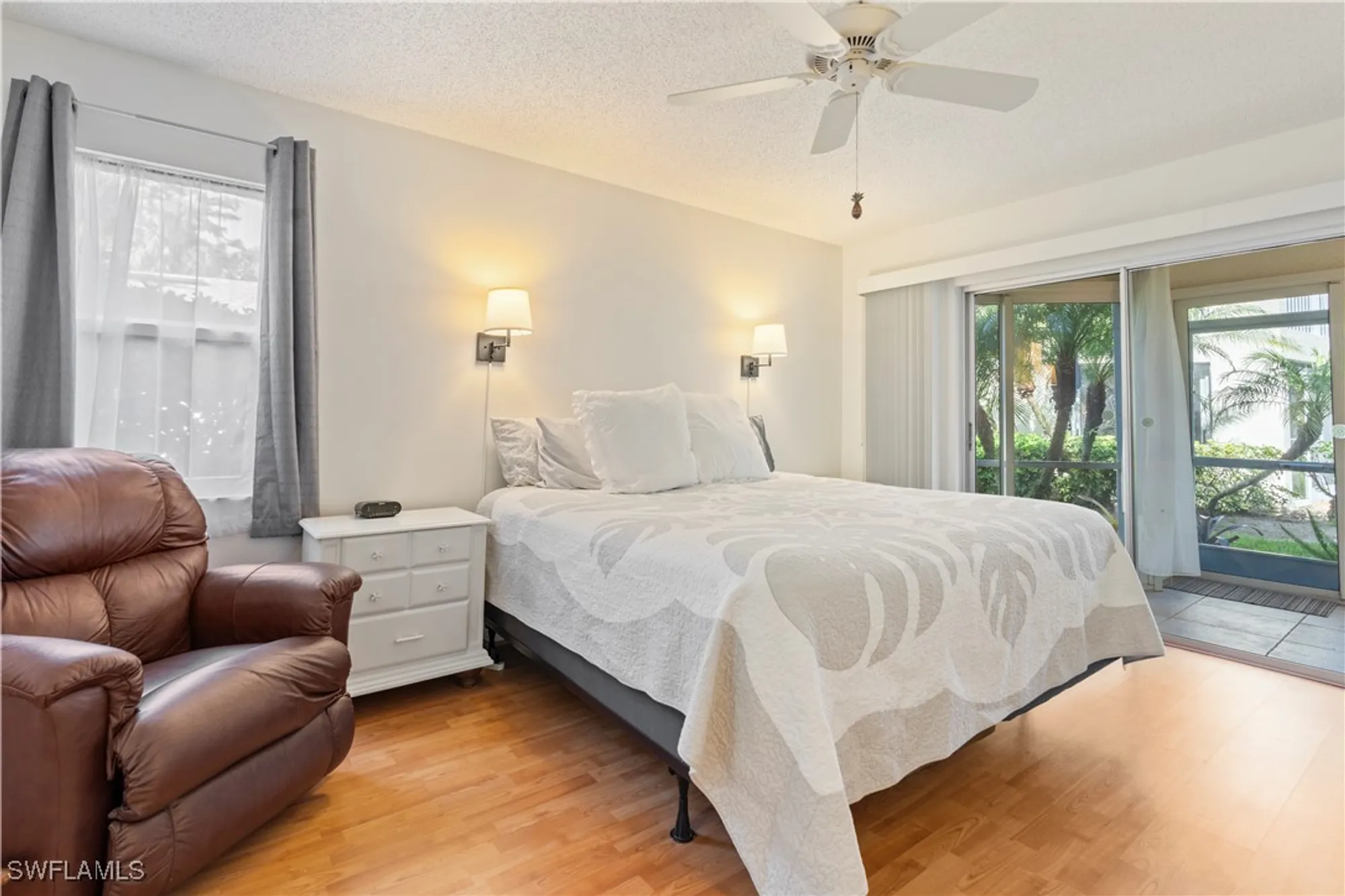 Property Slideshow image 13 of 39 | 3200 binnacle dr c1, Naples, FL, 34103