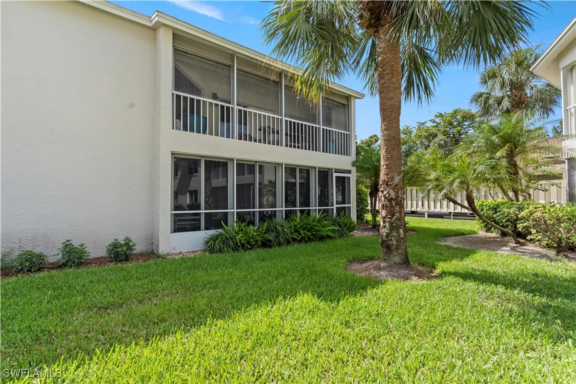 Property Slideshow image 21 of 39 | 3200 binnacle dr c1, Naples, FL, 34103