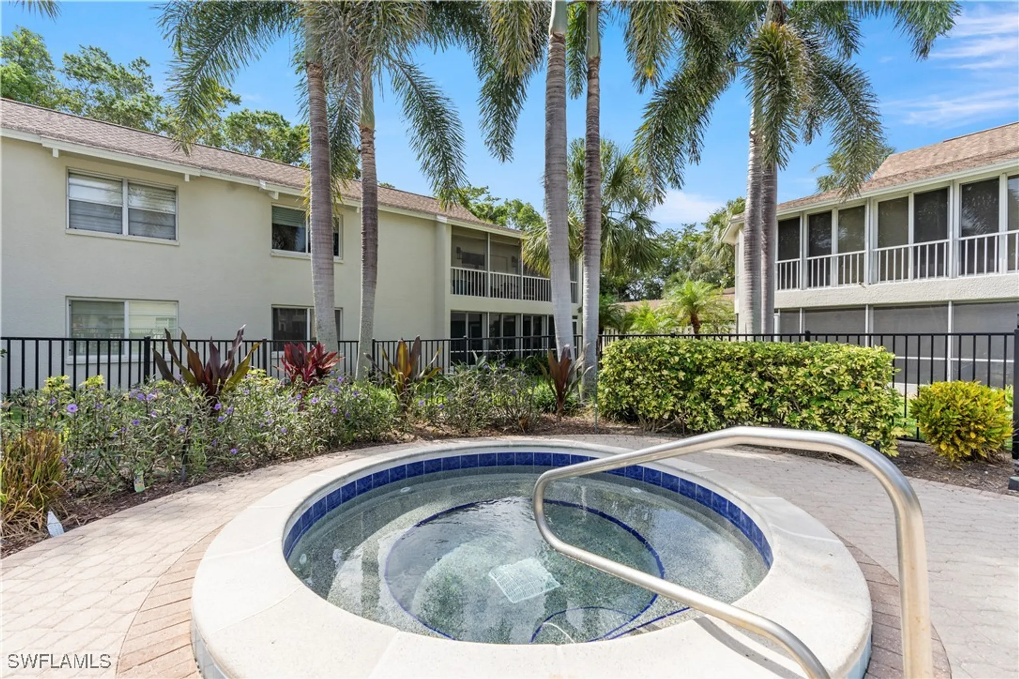 Property Slideshow image 22 of 39 | 3200 binnacle dr c1, Naples, FL, 34103