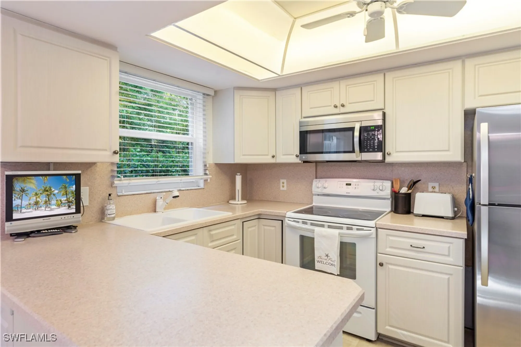 Property Slideshow image 6 of 39 | 3200 binnacle dr c1, Naples, FL, 34103