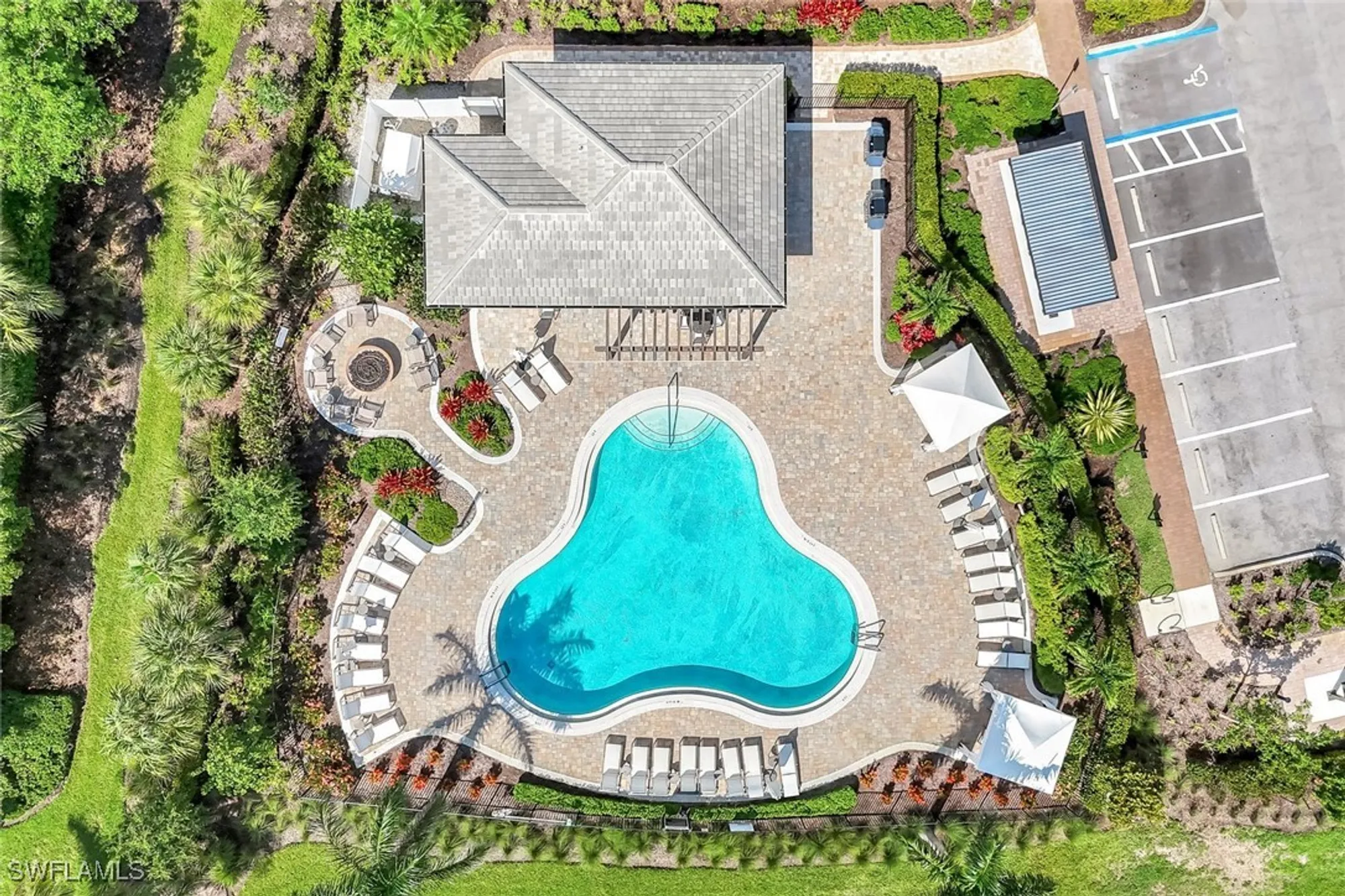 Property Slideshow image 37 of 44 | 15236 turin dr, Naples, FL, 34114