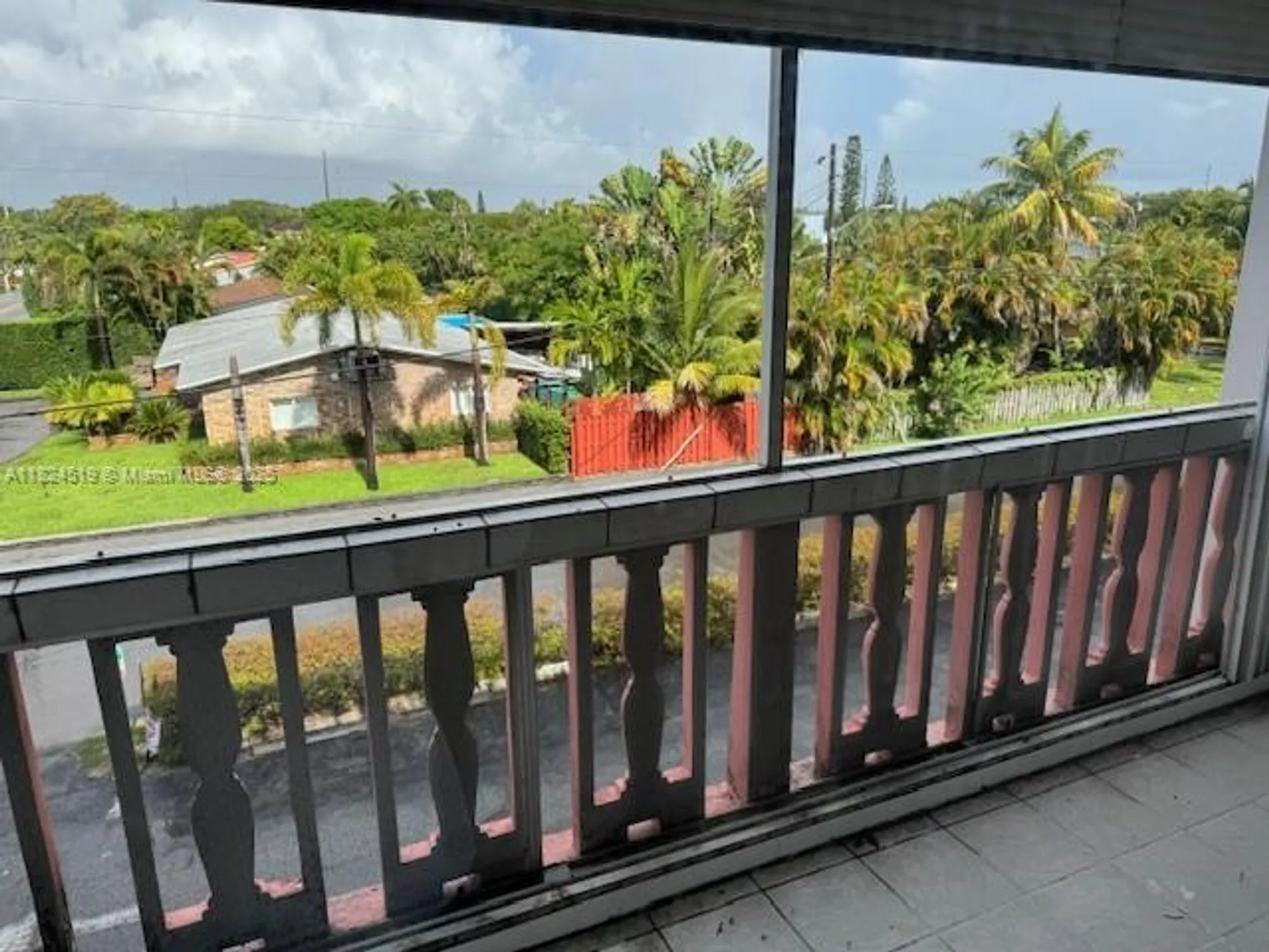 Property Slideshow image 30 of 32 | 215 se 3rd ave 307b, Hallandale Beach, FL, 33009