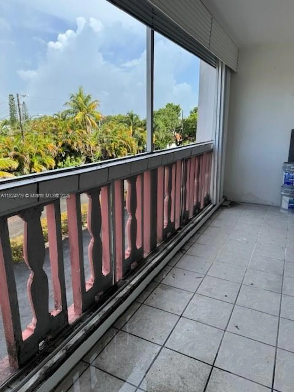 Property Slideshow image 31 of 32 | 215 se 3rd ave 307b, Hallandale Beach, FL, 33009