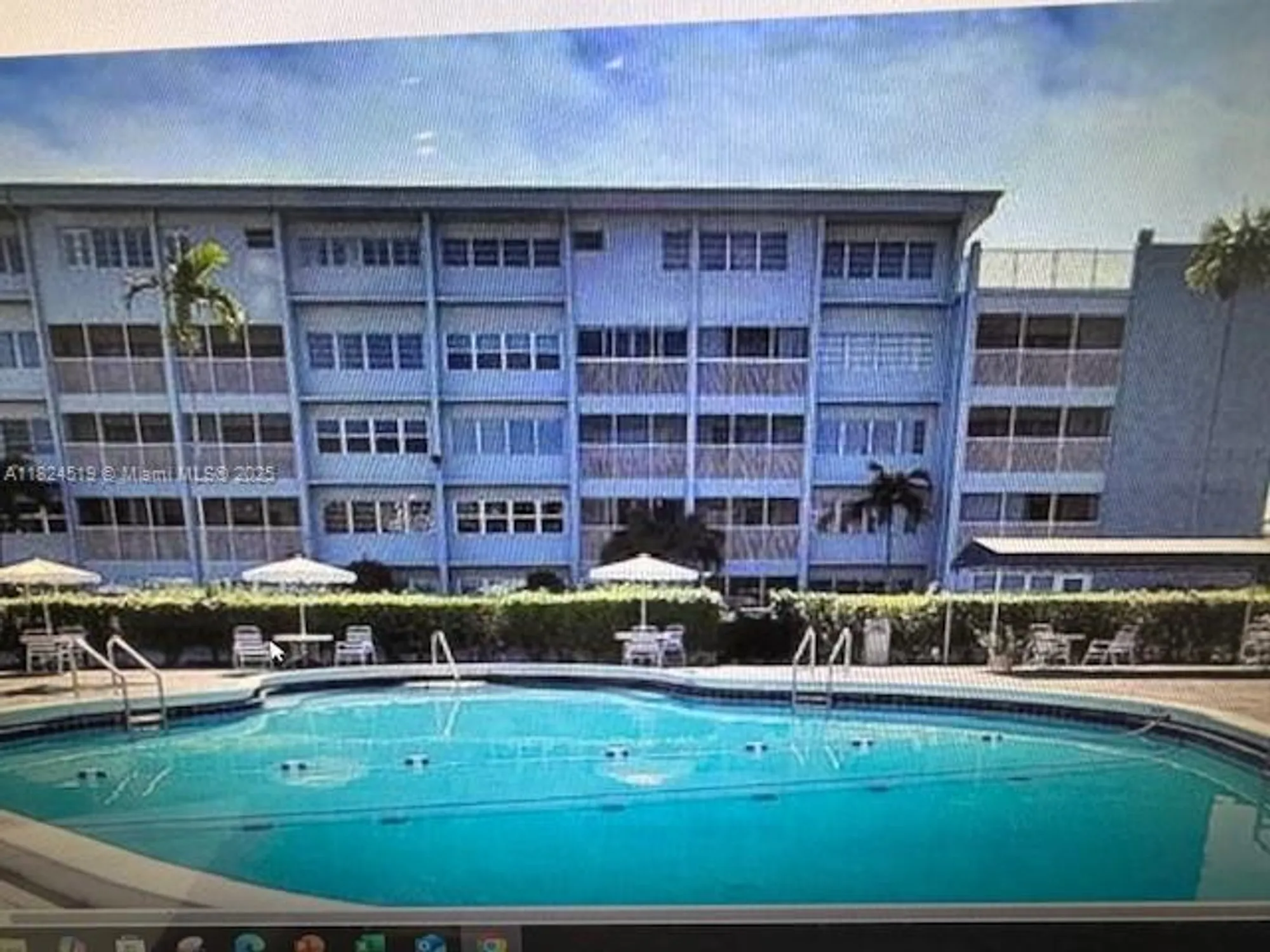 Property Slideshow image 4 of 32 | 215 se 3rd ave 307b, Hallandale Beach, FL, 33009