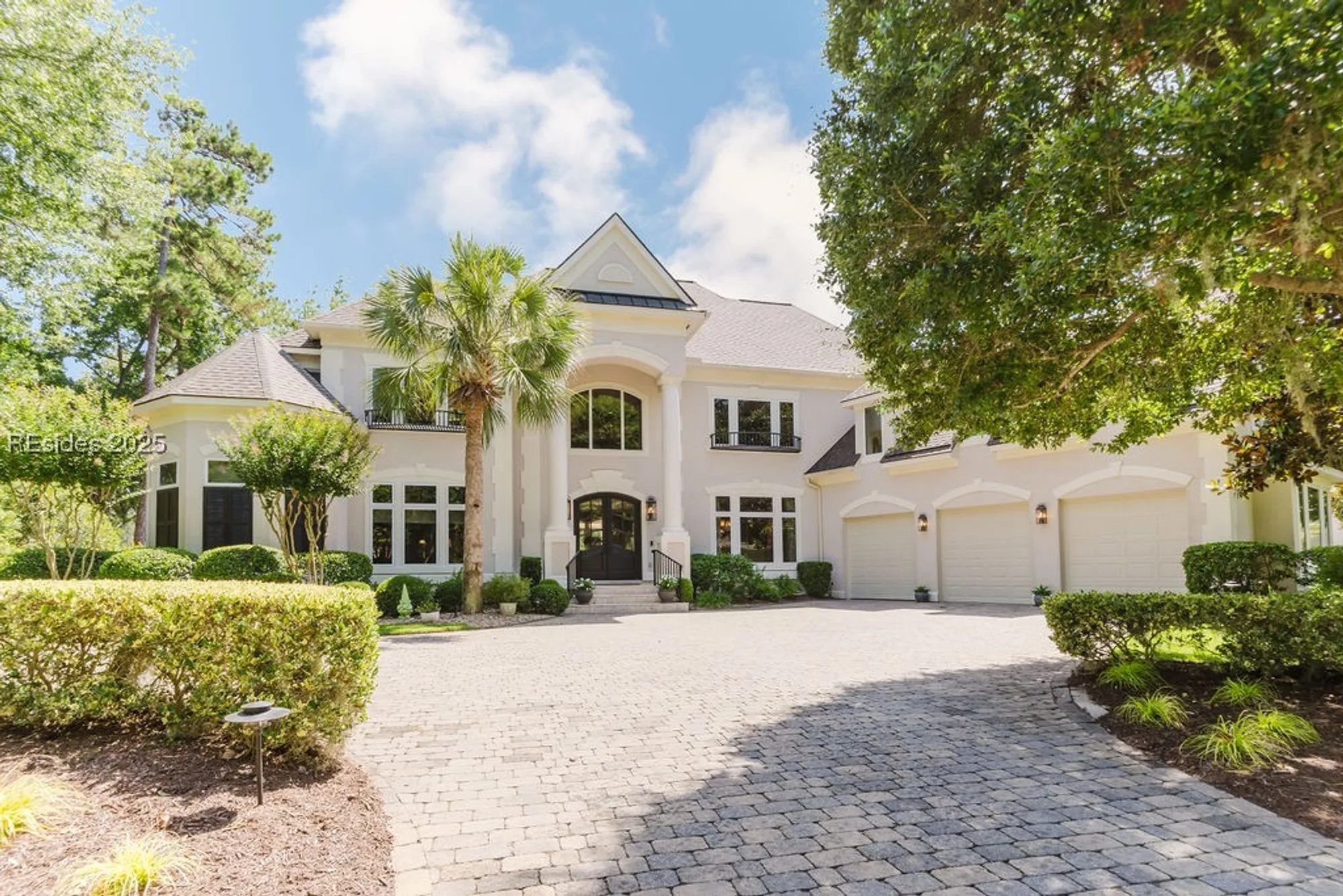 Property Slideshow image 1 of 95 | 27 heather ln, Hilton Head Island, SC, 29926