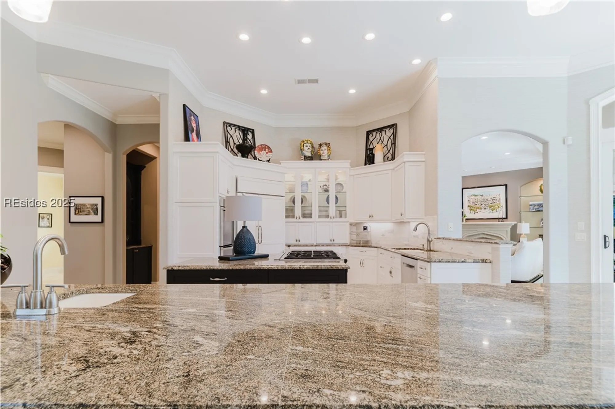 Property Slideshow image 12 of 95 | 27 heather ln, Hilton Head Island, SC, 29926