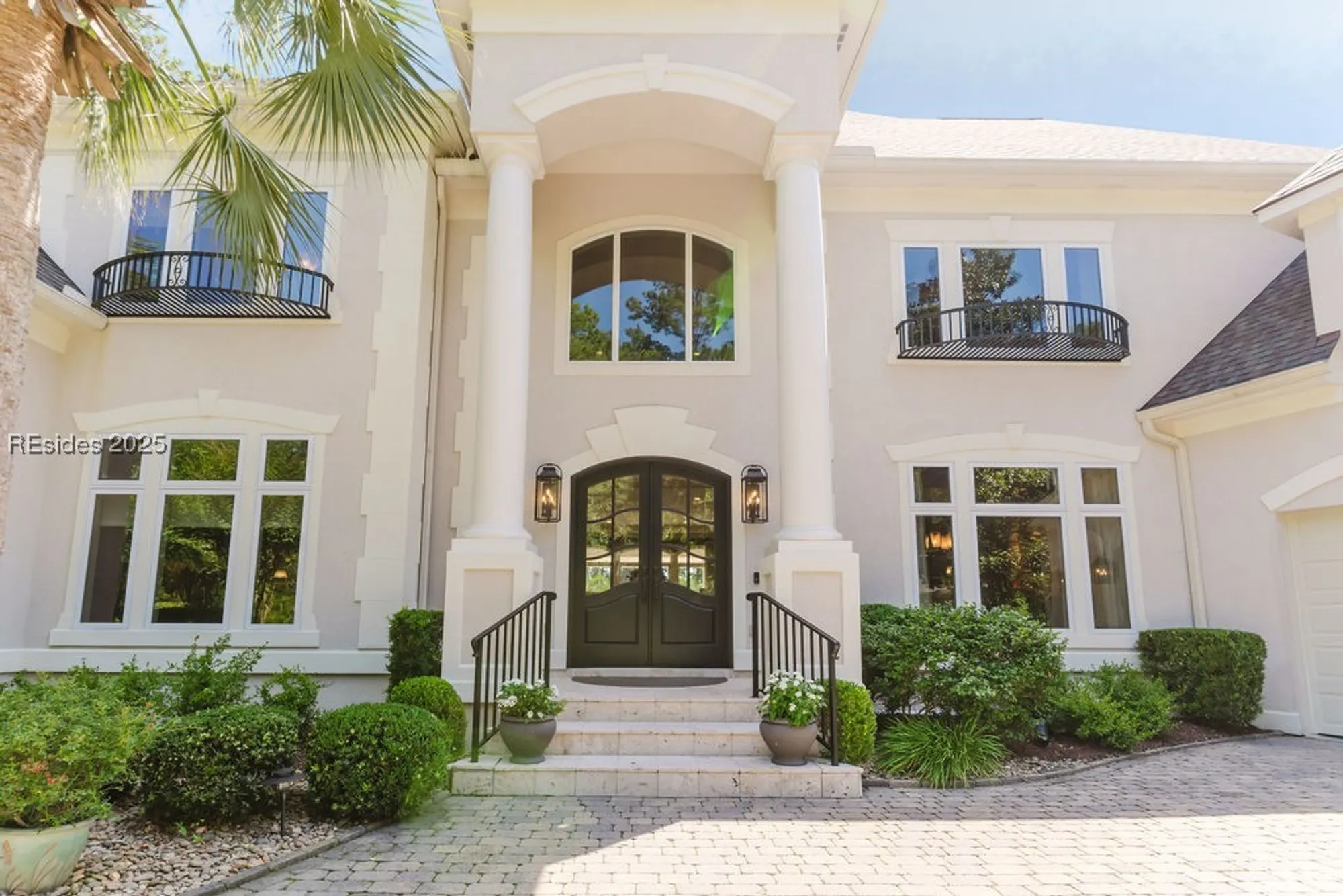 Property Slideshow image 2 of 95 | 27 heather ln, Hilton Head Island, SC, 29926
