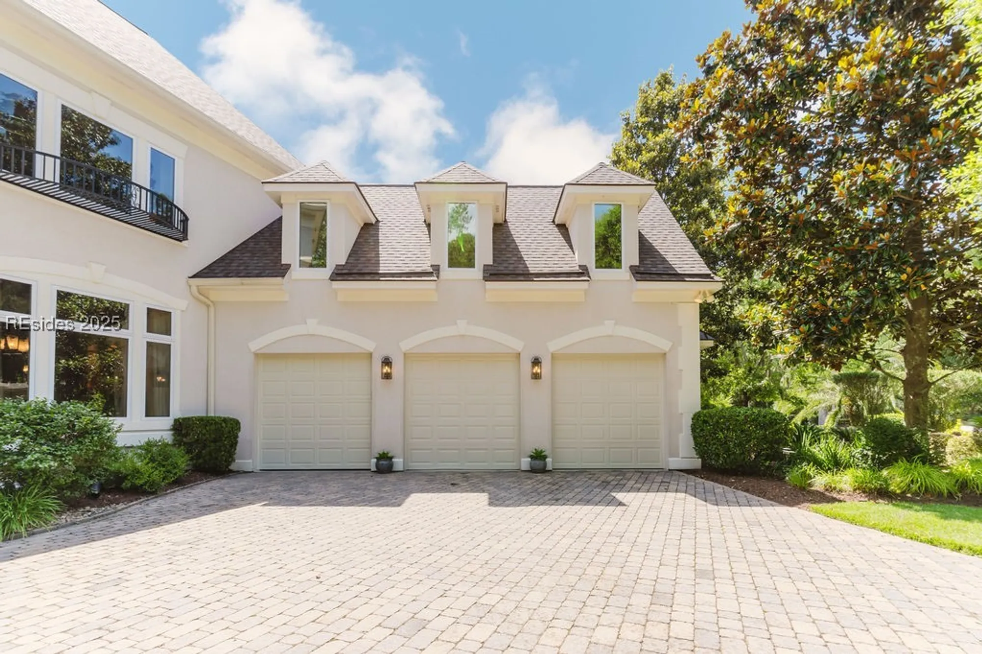 Property Slideshow image 3 of 95 | 27 heather ln, Hilton Head Island, SC, 29926
