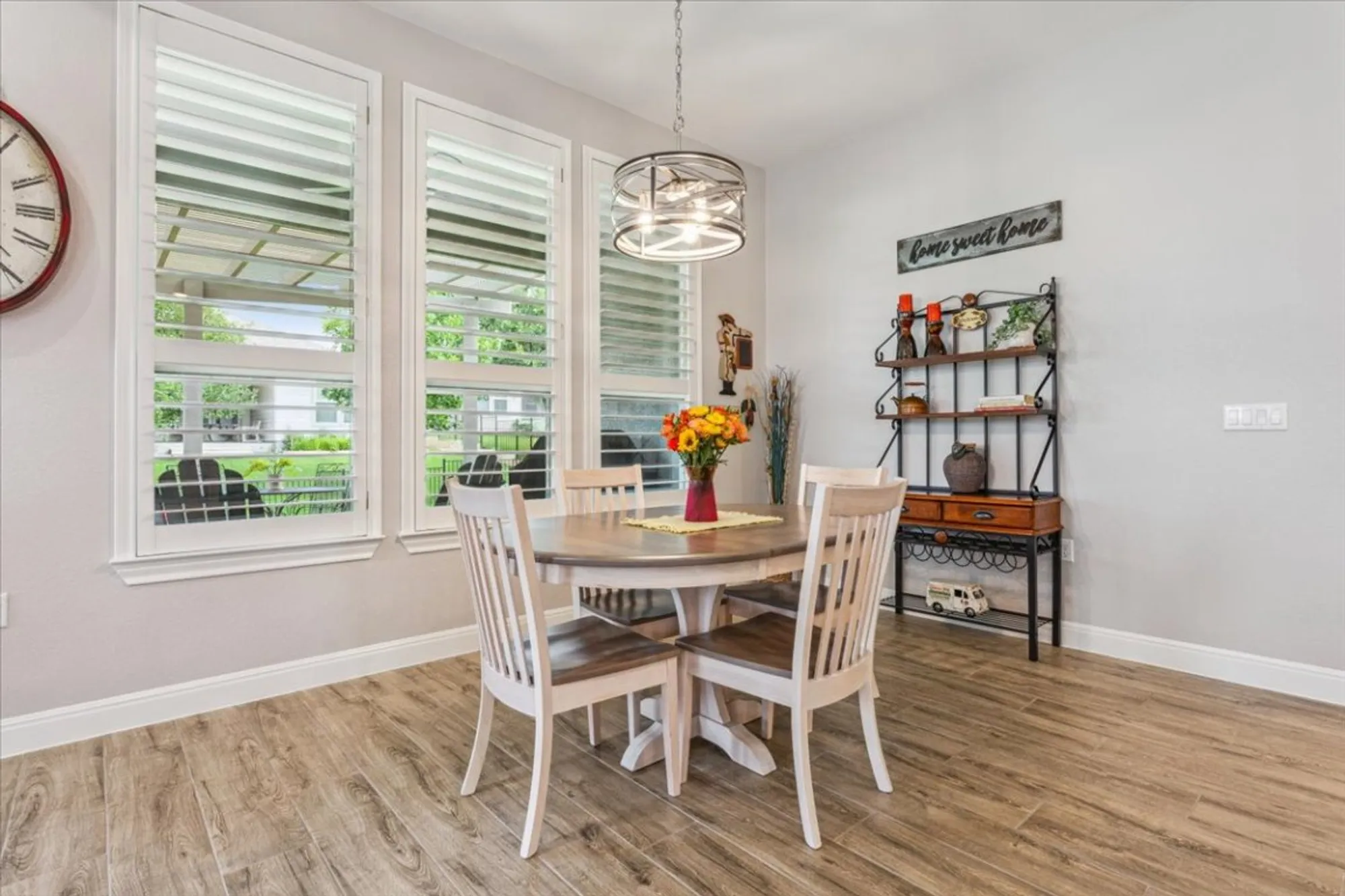 Property Slideshow image 17 of 37 | 202 iron rail ln, Georgetown, TX, 78633