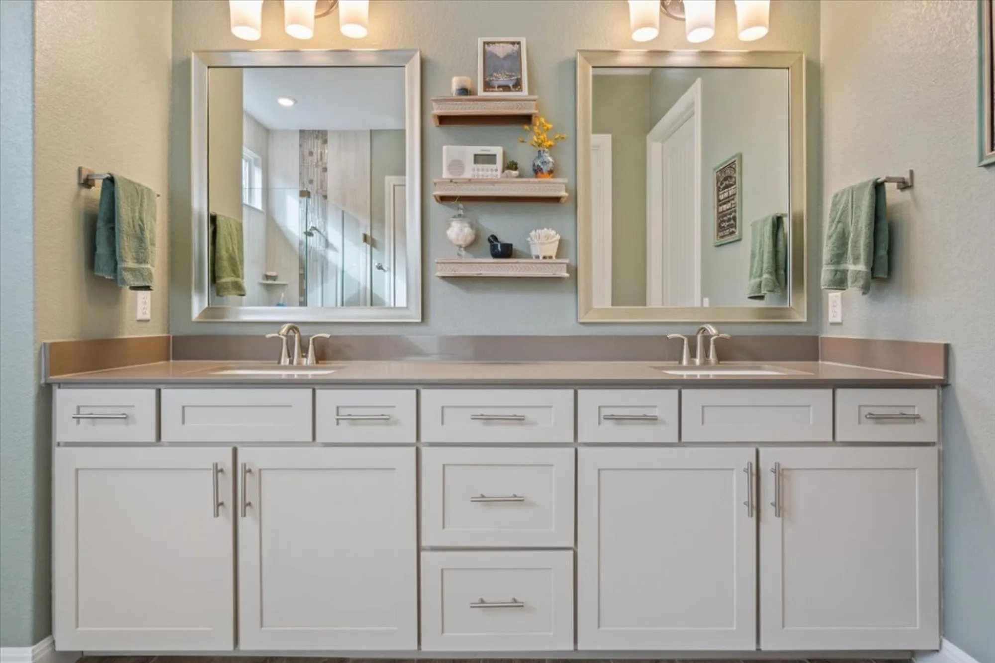 Property Slideshow image 19 of 37 | 202 iron rail ln, Georgetown, TX, 78633