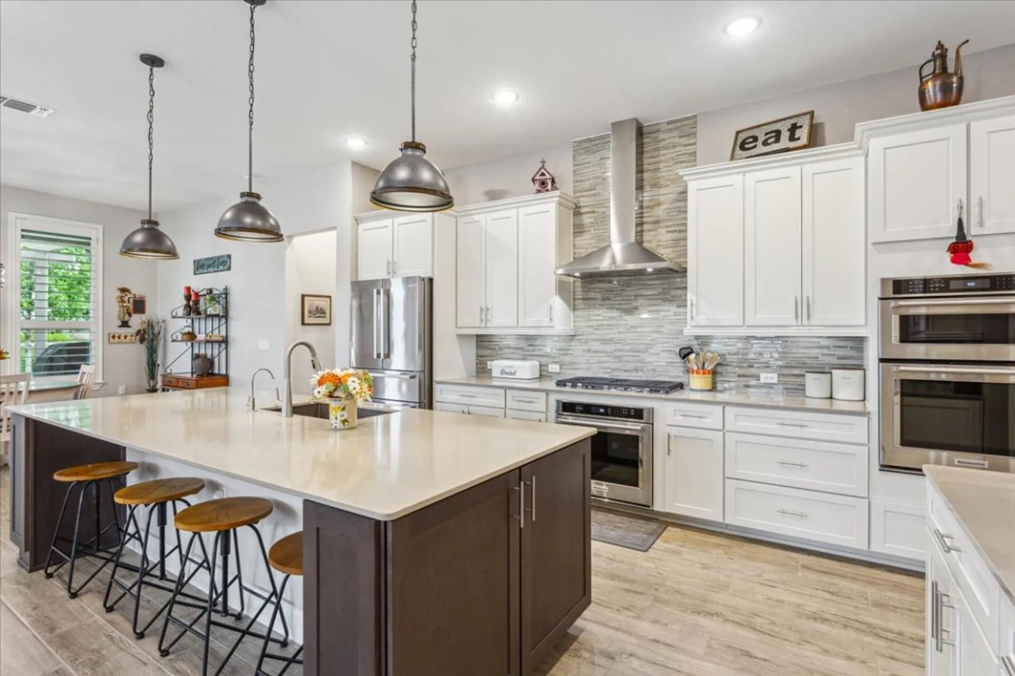 Property Slideshow image 13 of 37 | 202 iron rail ln, Georgetown, TX, 78633