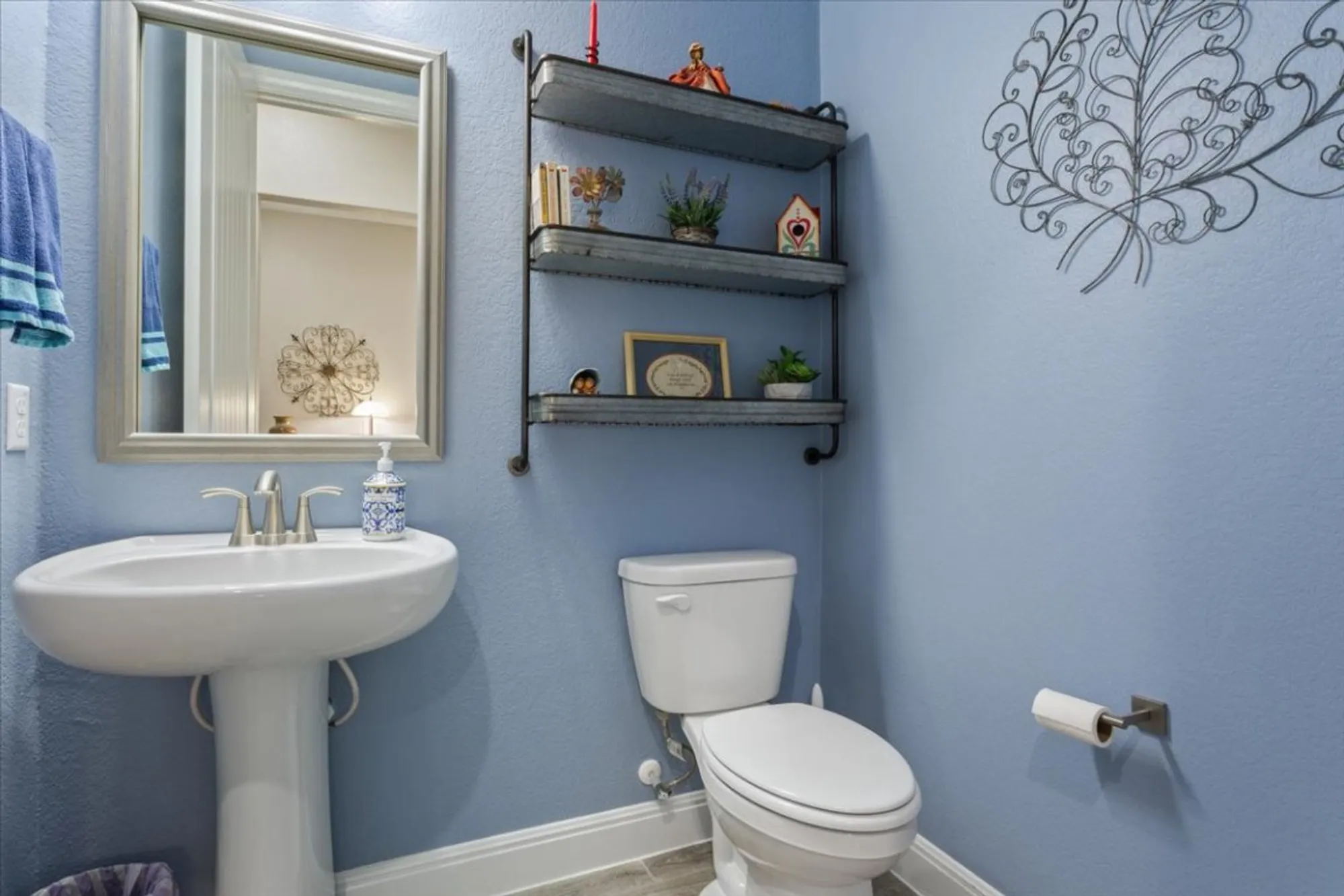 Property Slideshow image 28 of 37 | 202 iron rail ln, Georgetown, TX, 78633