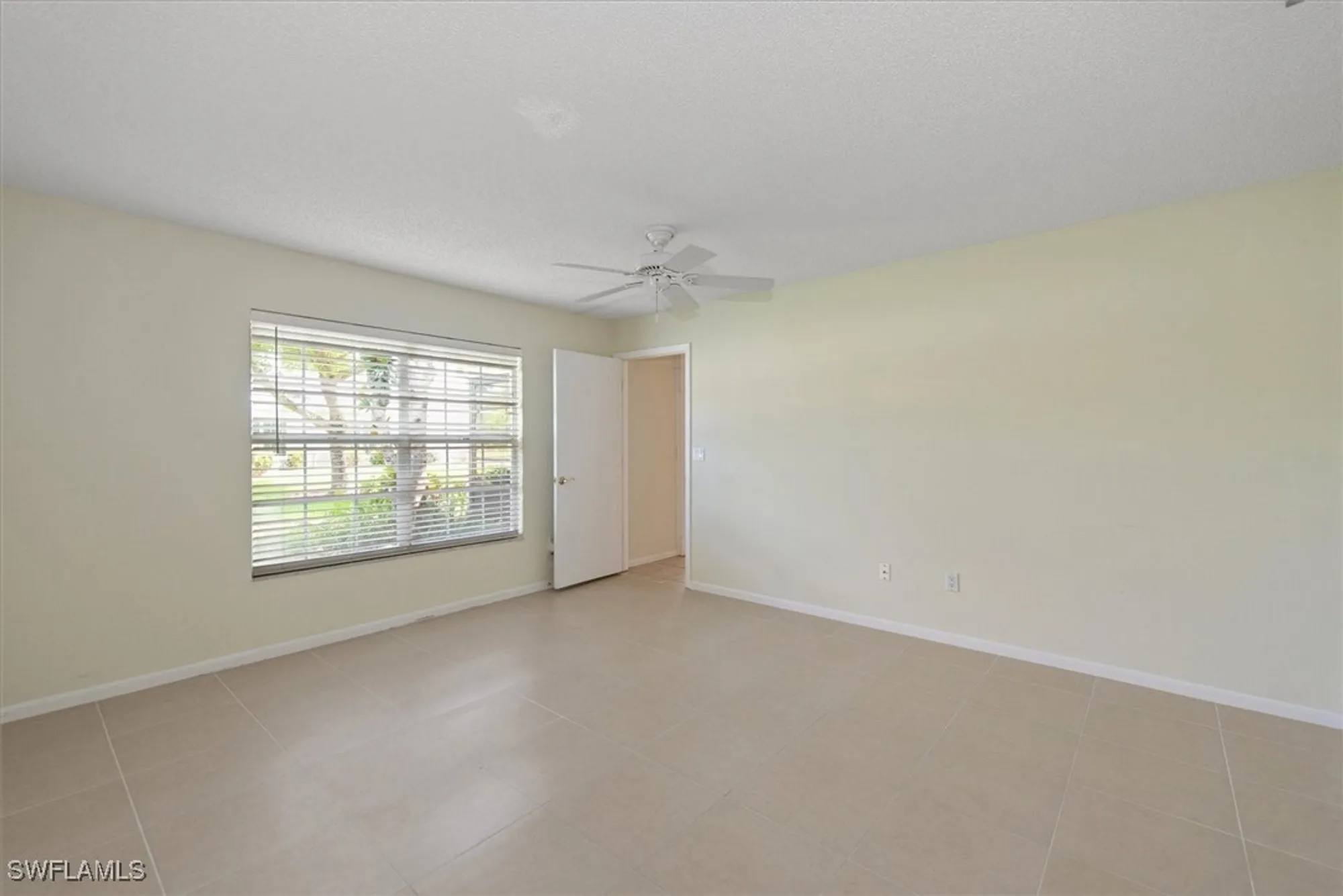 Property Slideshow image 16 of 32 | 1207 arcola dr, Fort Myers, FL, 33919