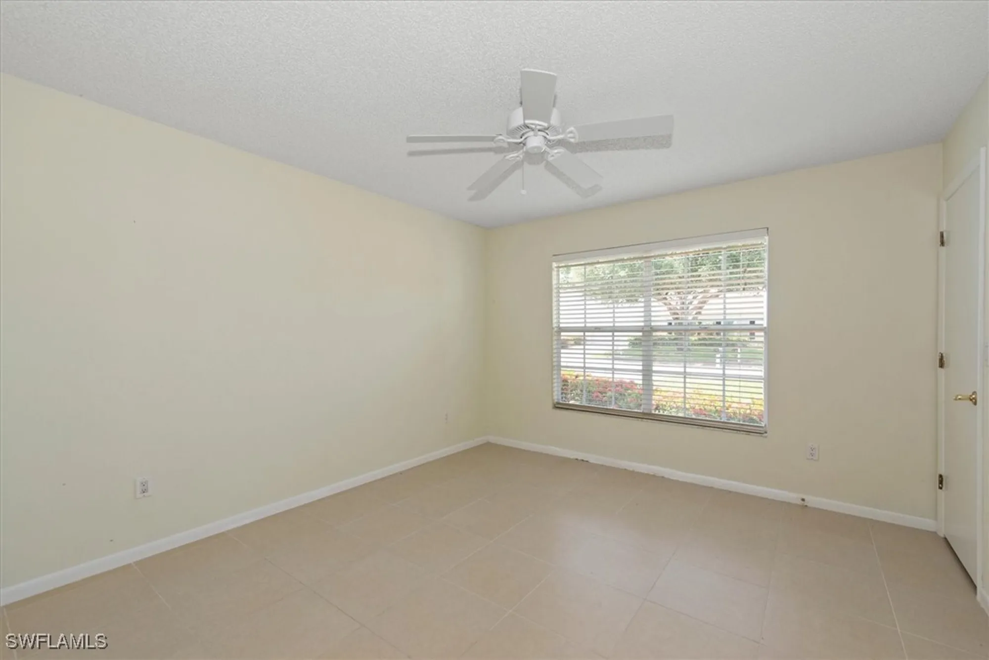 Property Slideshow image 17 of 32 | 1207 arcola dr, Fort Myers, FL, 33919