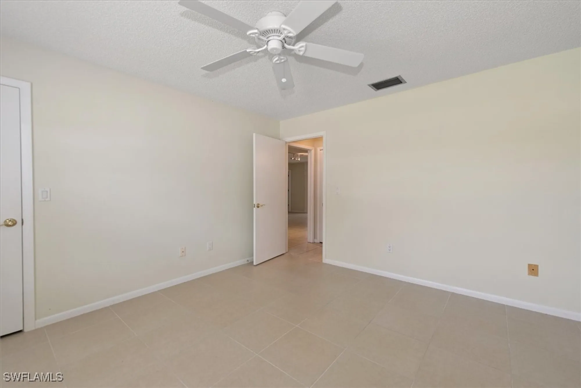 Property Slideshow image 18 of 32 | 1207 arcola dr, Fort Myers, FL, 33919