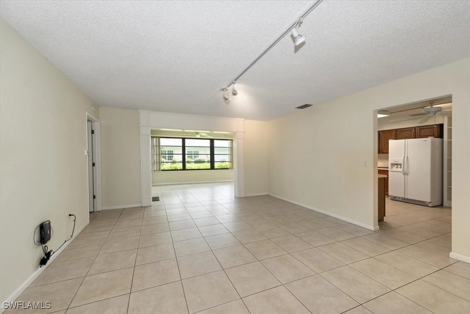 Property Slideshow image 10 of 32 | 1207 arcola dr, Fort Myers, FL, 33919