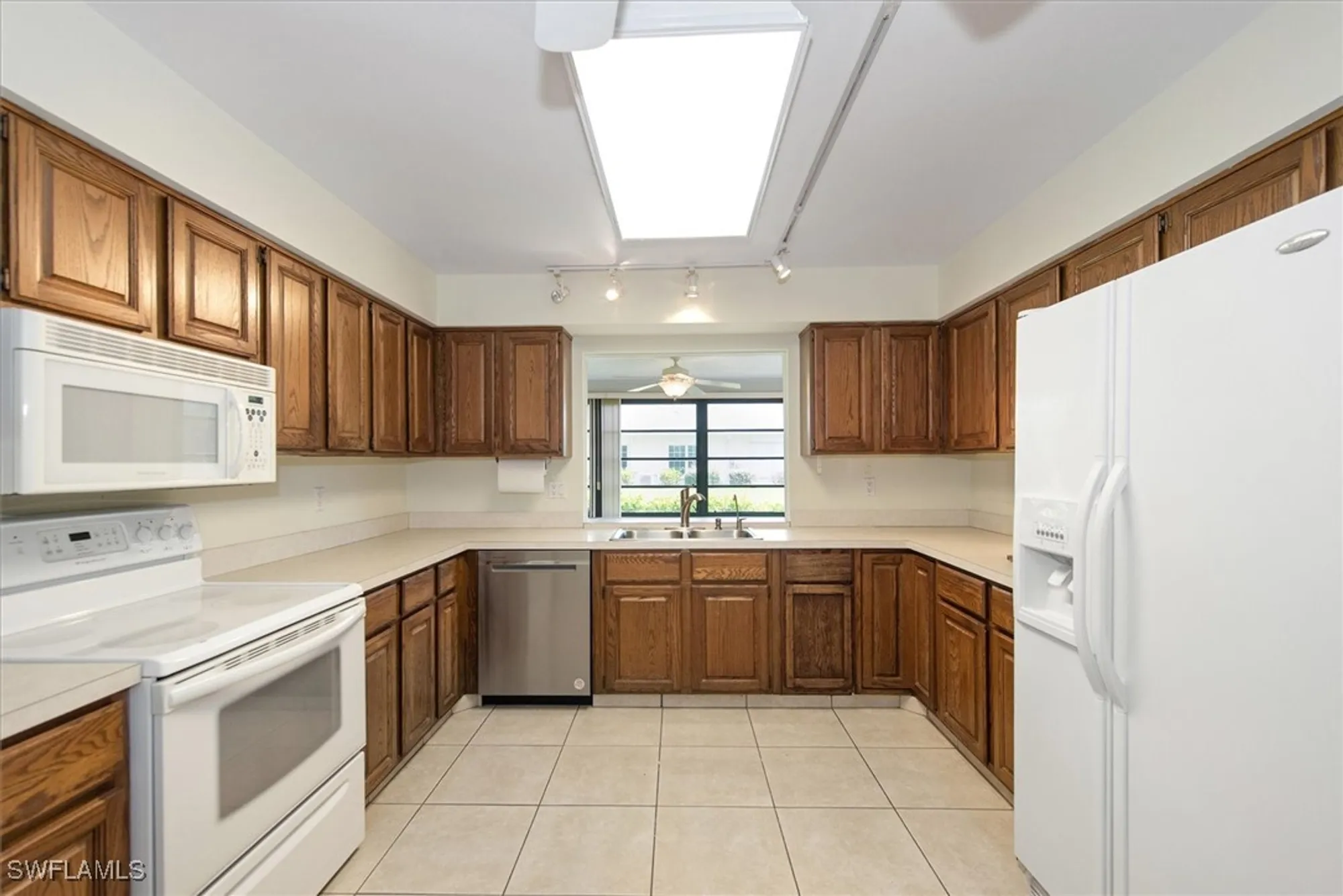Property Slideshow image 12 of 32 | 1207 arcola dr, Fort Myers, FL, 33919