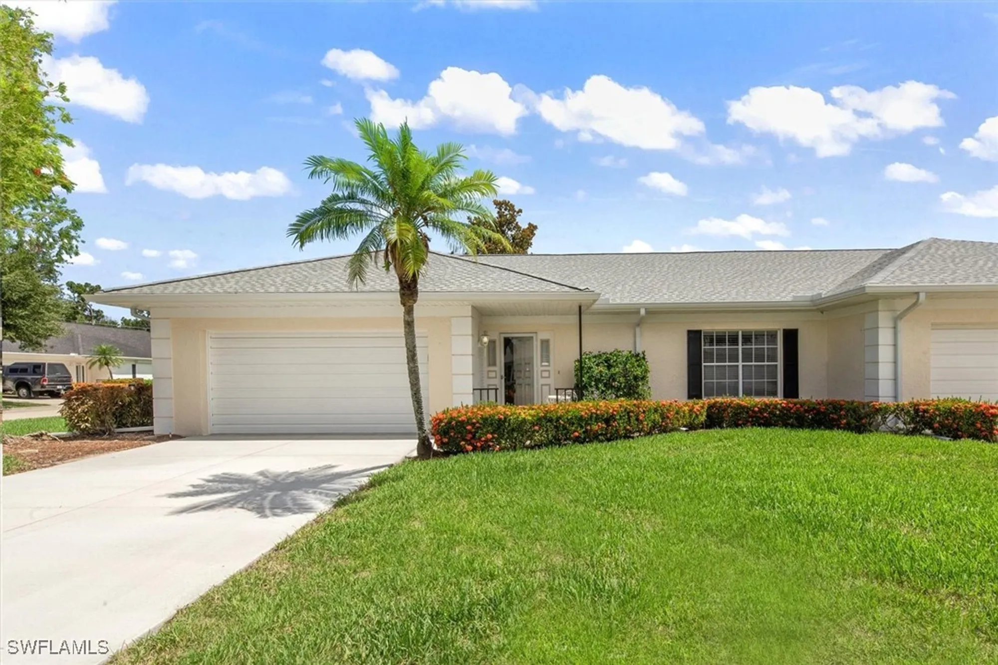 Property Slideshow image 4 of 32 | 1207 arcola dr, Fort Myers, FL, 33919