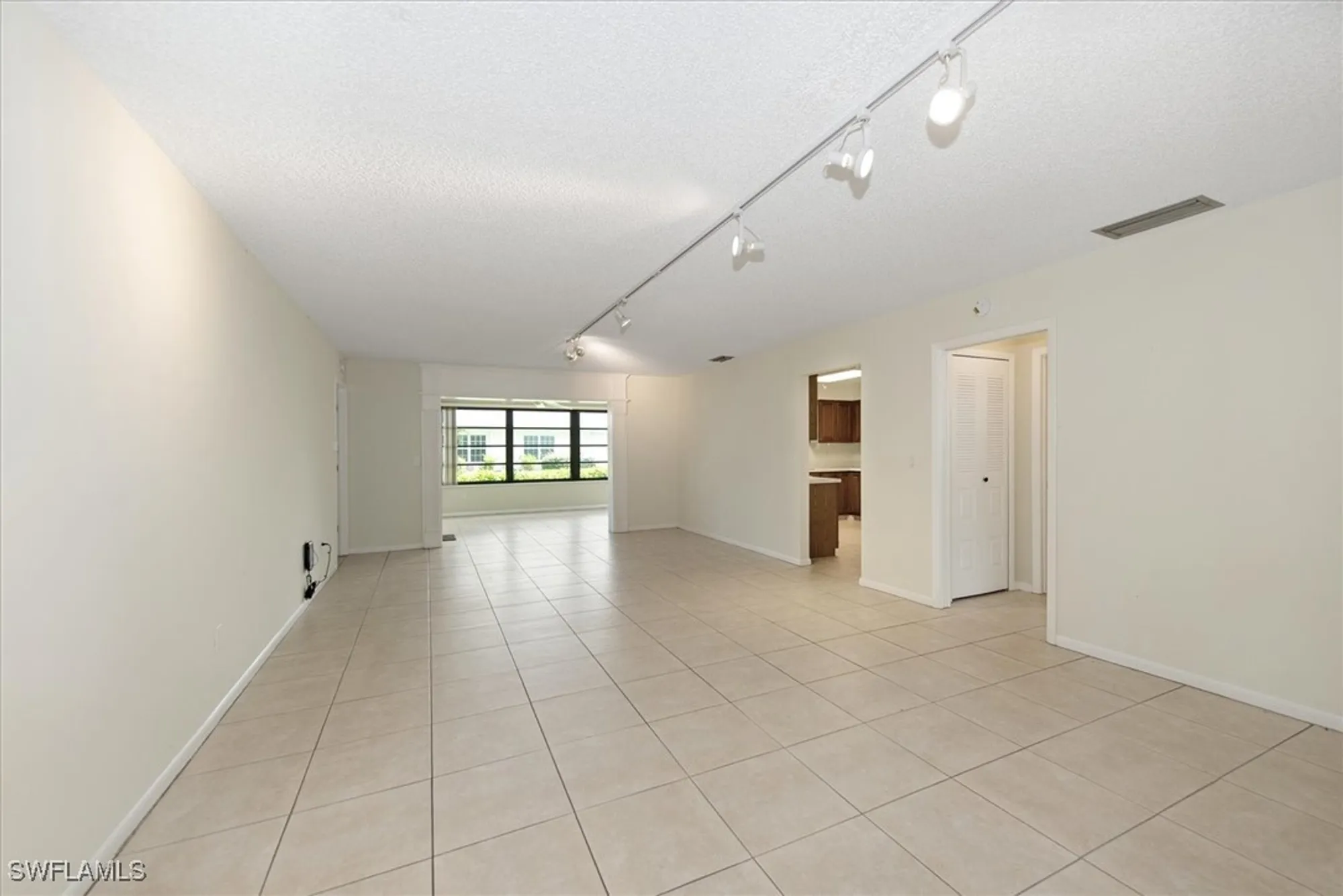 Property Slideshow image 5 of 32 | 1207 arcola dr, Fort Myers, FL, 33919