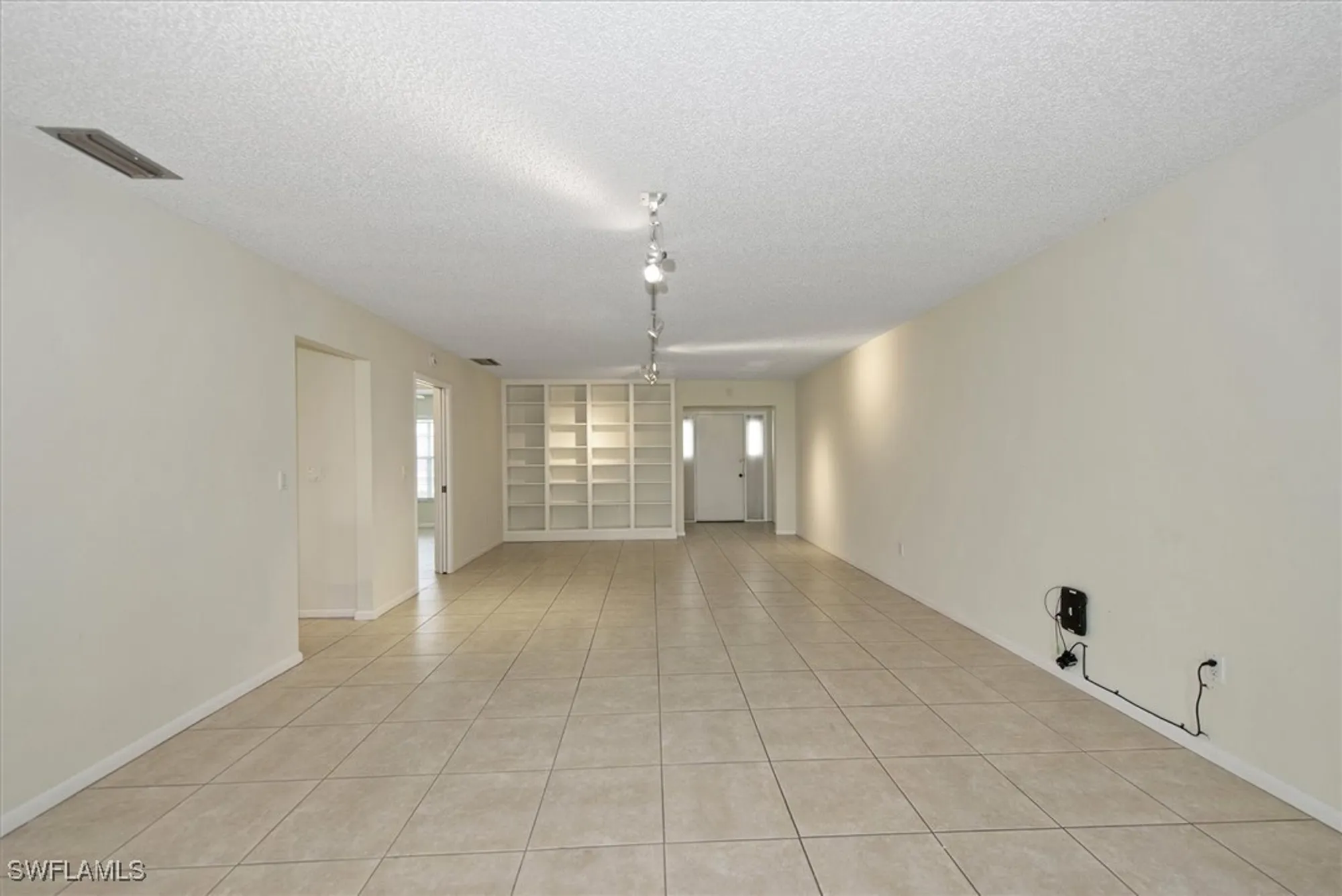 Property Slideshow image 6 of 32 | 1207 arcola dr, Fort Myers, FL, 33919
