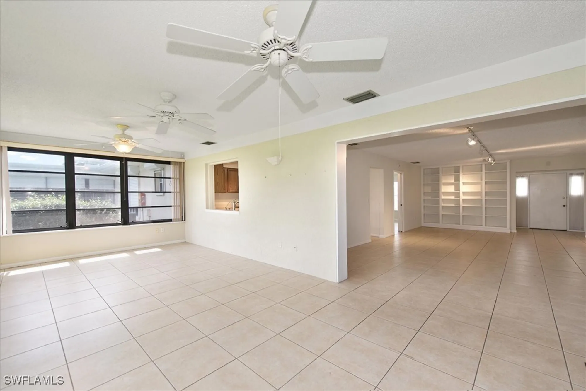 Property Slideshow image 8 of 32 | 1207 arcola dr, Fort Myers, FL, 33919