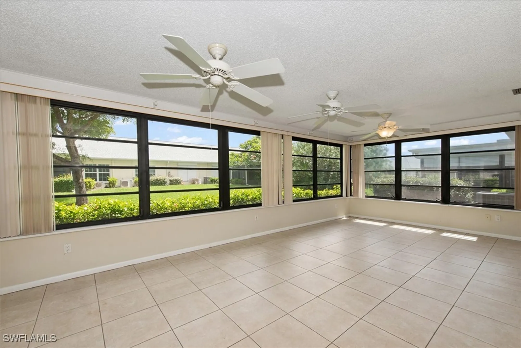 Property Slideshow image 9 of 32 | 1207 arcola dr, Fort Myers, FL, 33919
