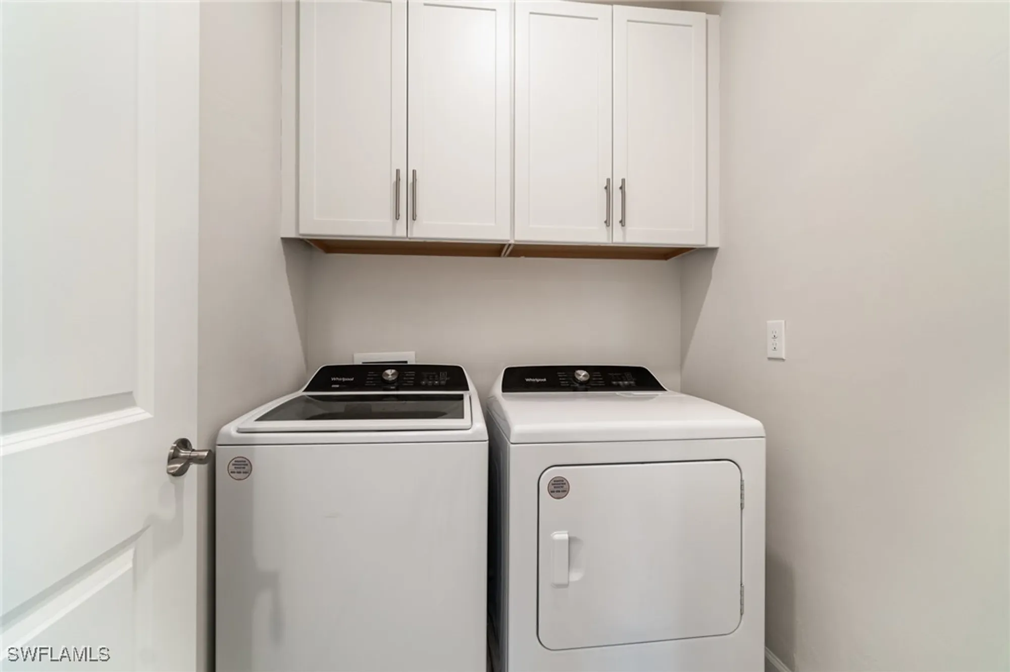 Property Slideshow image 16 of 33 | 7048 chapel creek ln, North Fort Myers, FL, 33917