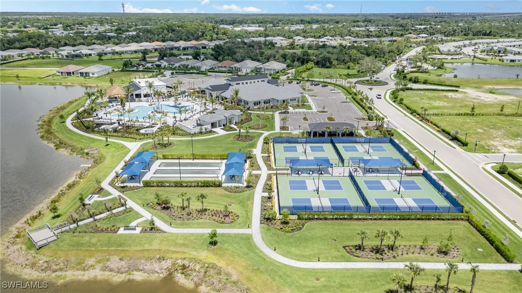 Property Slideshow image 28 of 33 | 7048 chapel creek ln, North Fort Myers, FL, 33917