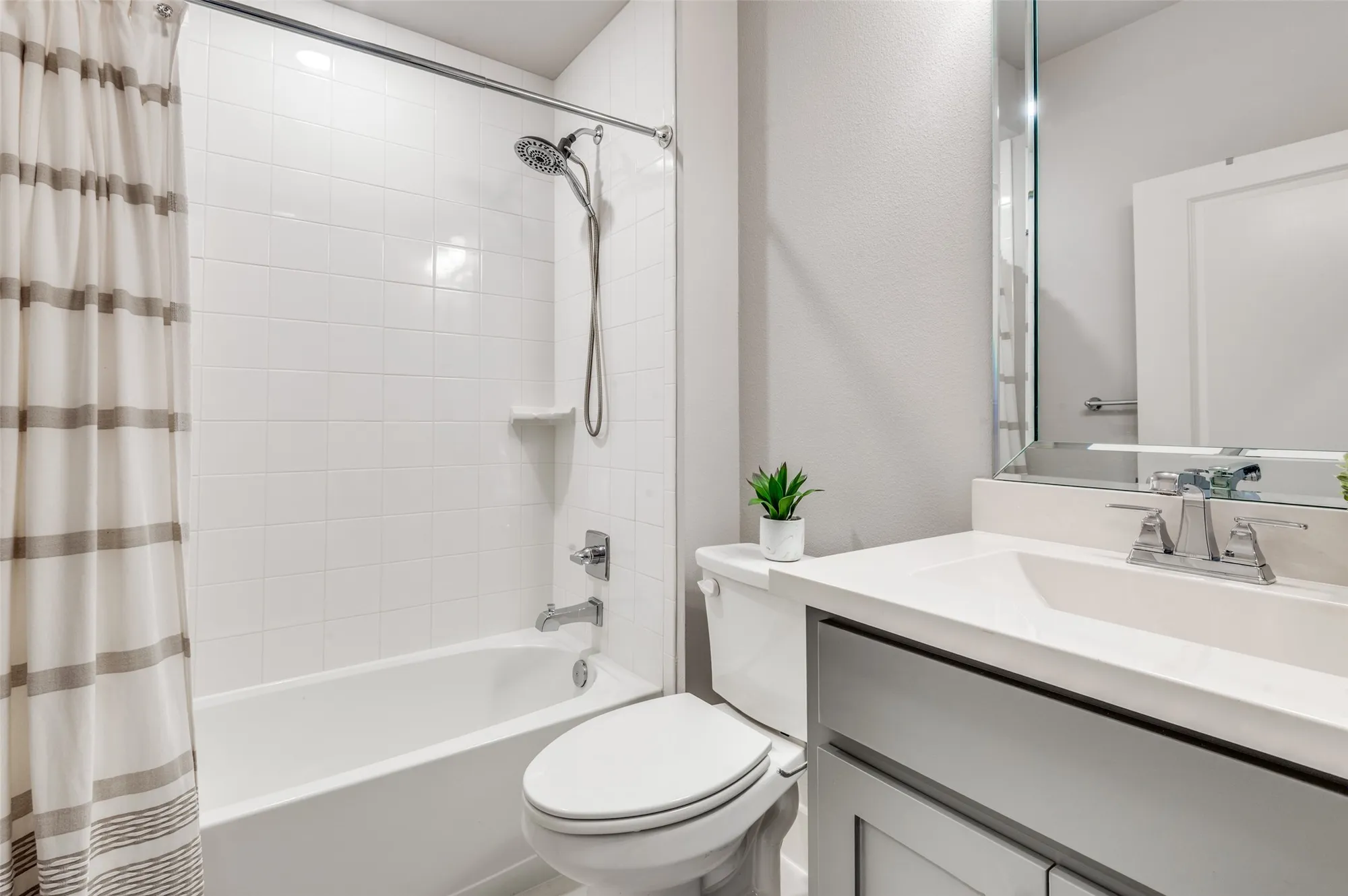 Property Slideshow image 21 of 31 | 7220 calistoga ln, Grand Prairie, TX, 75054