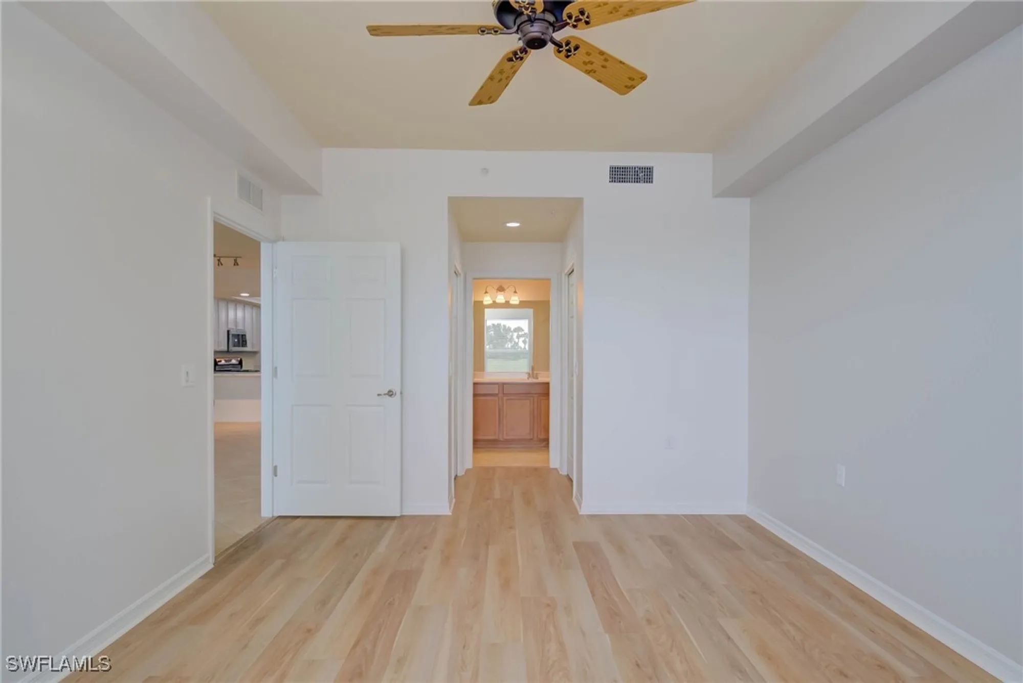 Property Slideshow image 12 of 41 | 10316 heritage bay blvd unit 2712, Naples, FL, 34120