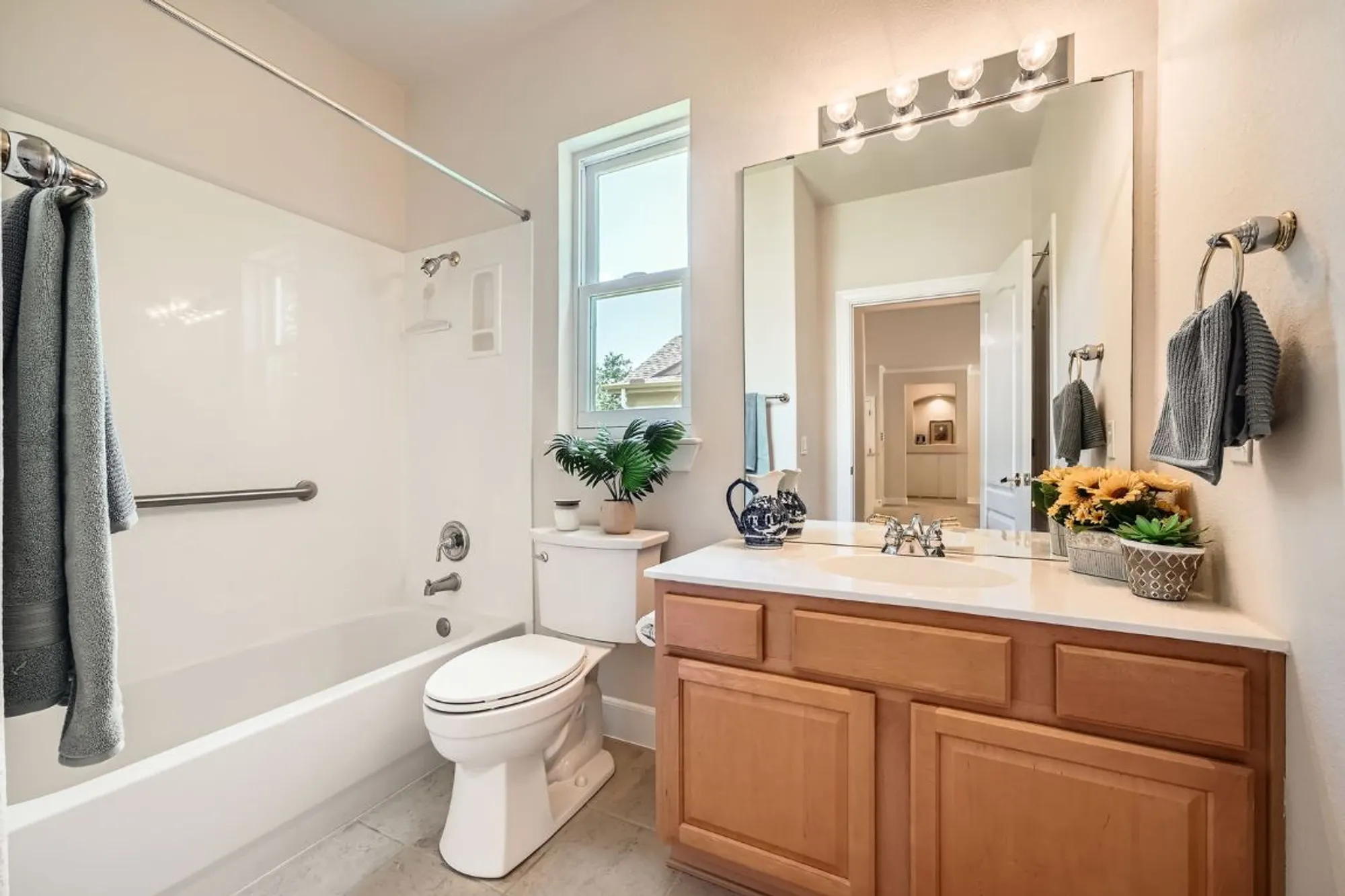 Property Slideshow image 17 of 20 | 510 dove hollow trl, Georgetown, TX, 78633