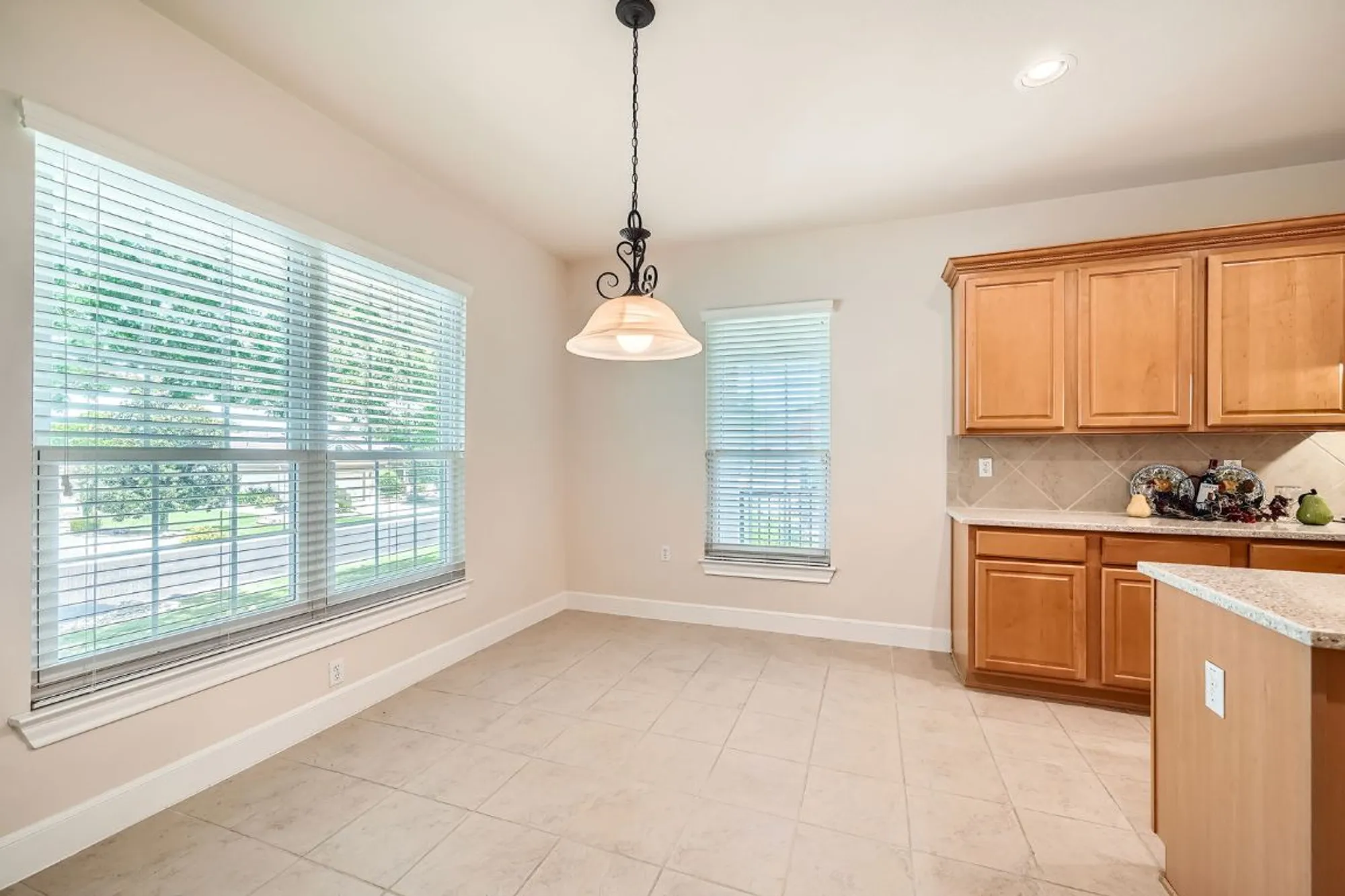 Property Slideshow image 8 of 20 | 510 dove hollow trl, Georgetown, TX, 78633