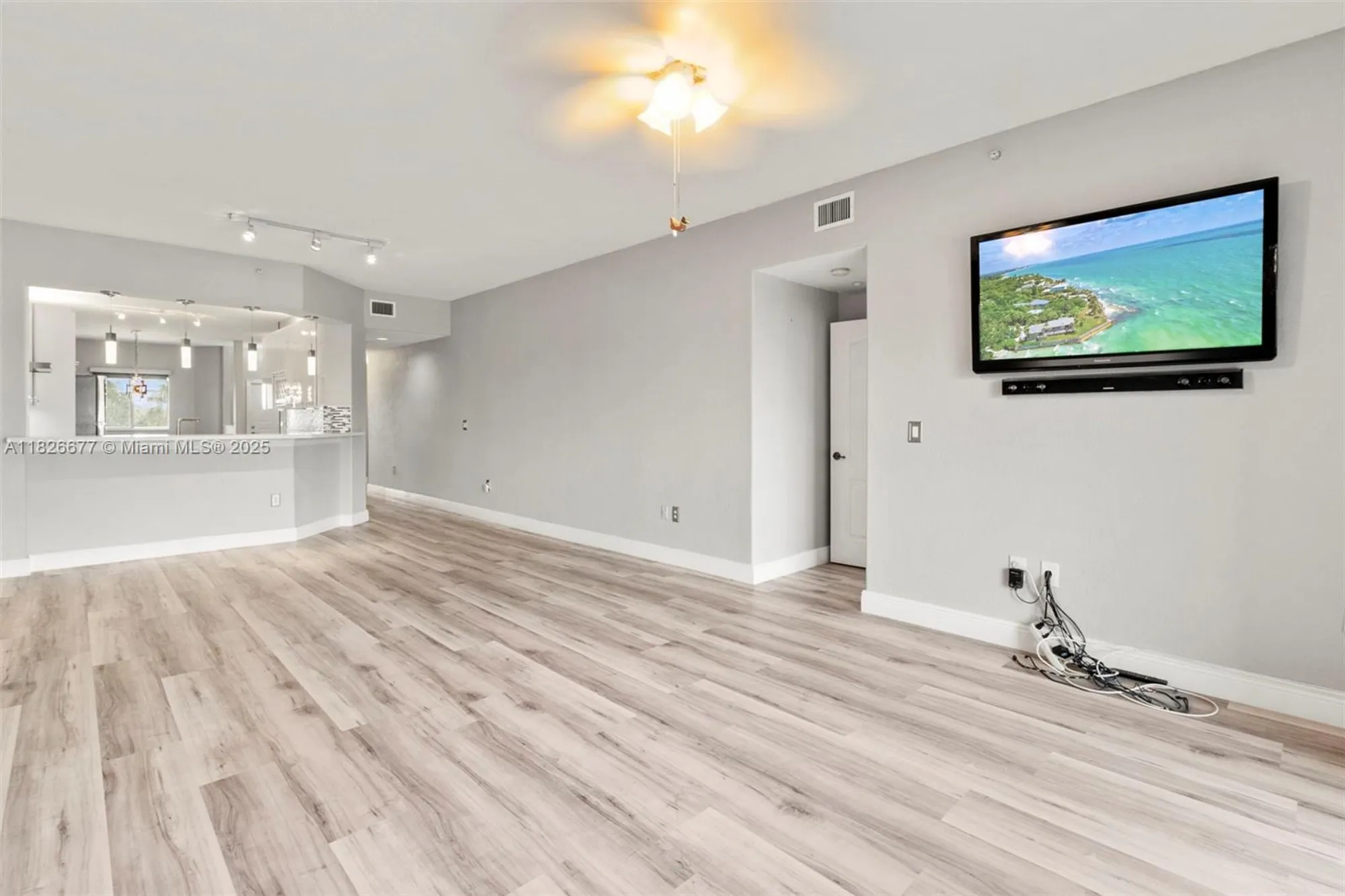 Property Slideshow image 13 of 31 | 7727 southampton ter 412, Tamarac, FL, 33321