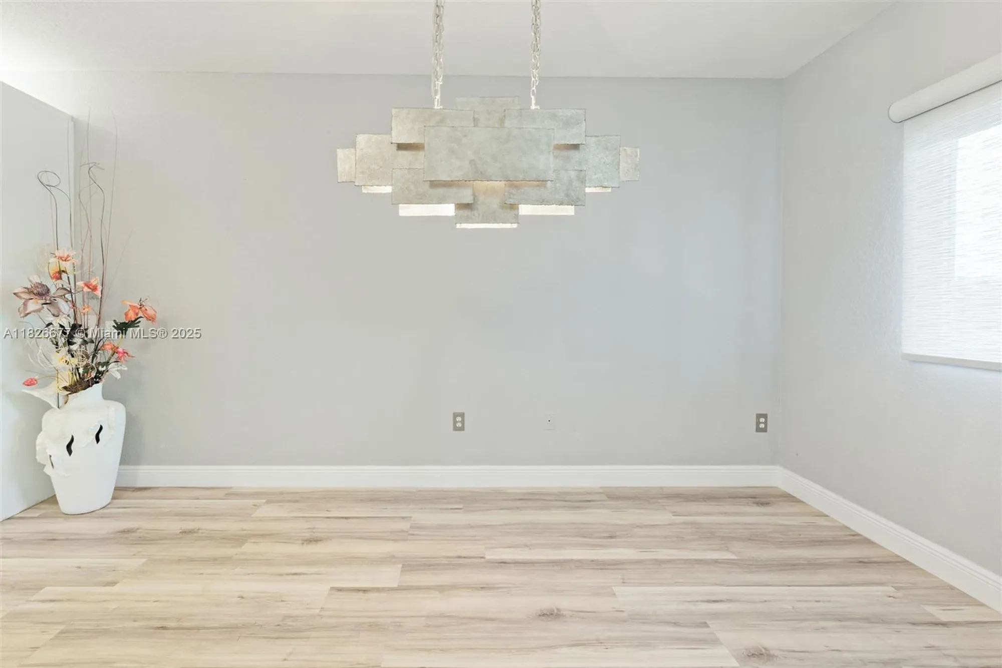 Property Slideshow image 4 of 31 | 7727 southampton ter 412, Tamarac, FL, 33321