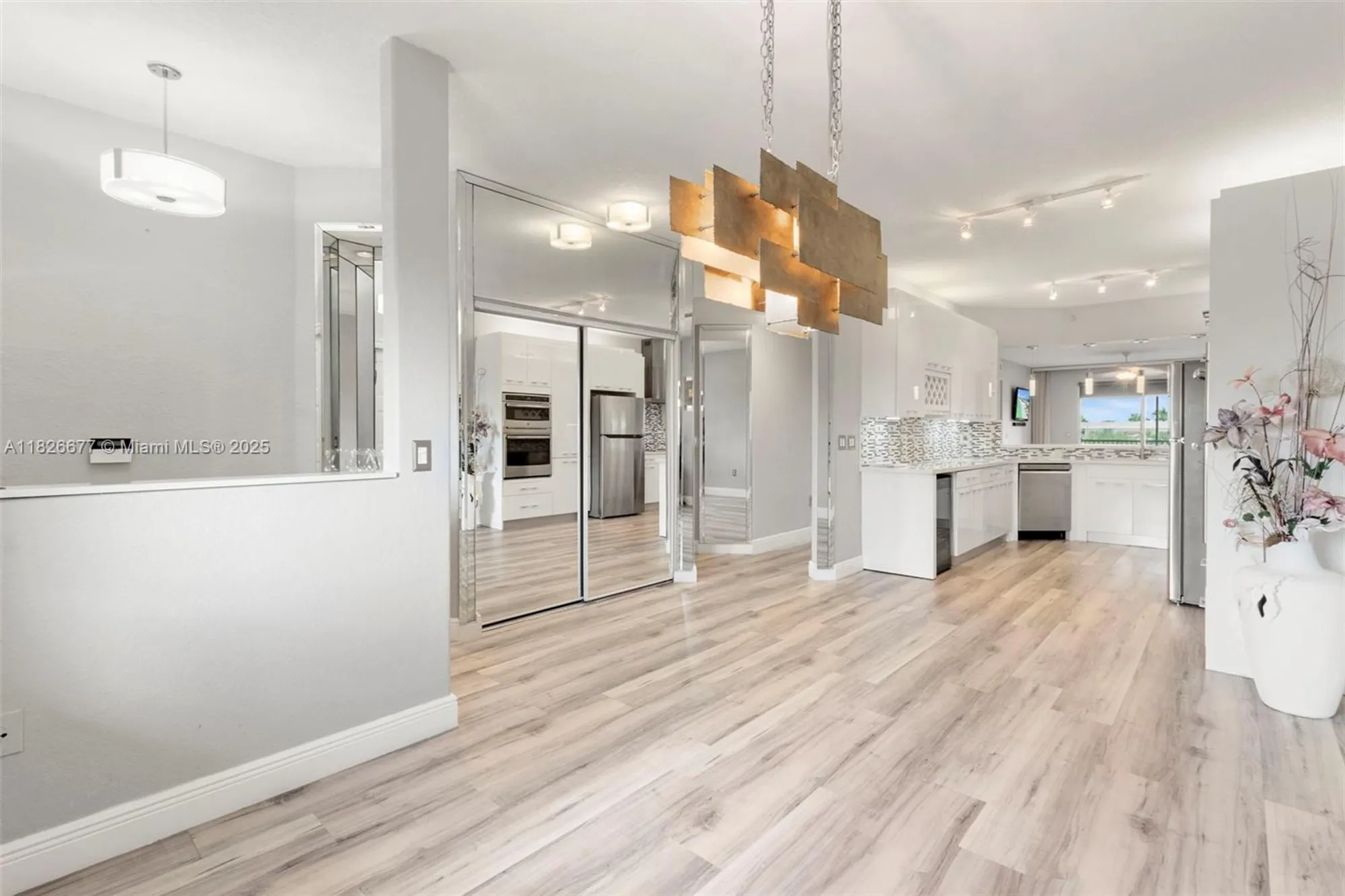 Property Slideshow image 5 of 31 | 7727 southampton ter 412, Tamarac, FL, 33321