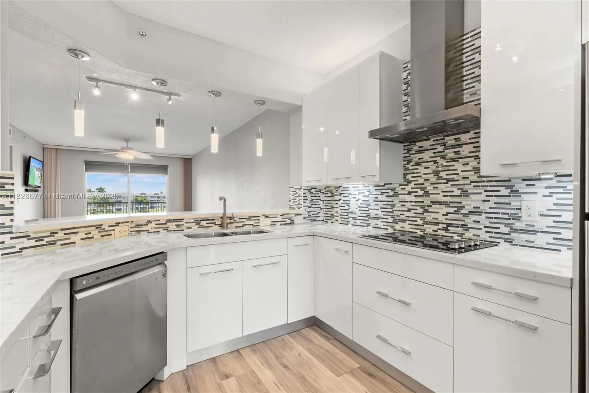 Property Slideshow image 6 of 31 | 7727 southampton ter 412, Tamarac, FL, 33321