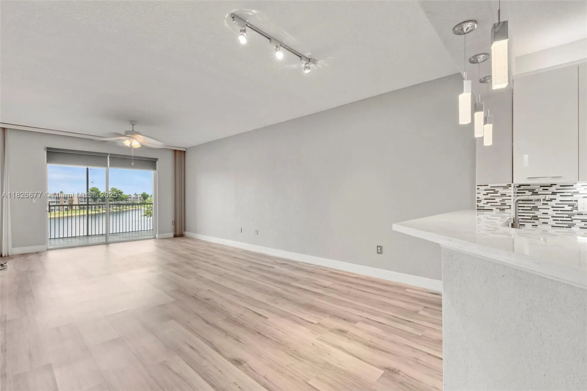 Property Slideshow image 8 of 31 | 7727 southampton ter 412, Tamarac, FL, 33321