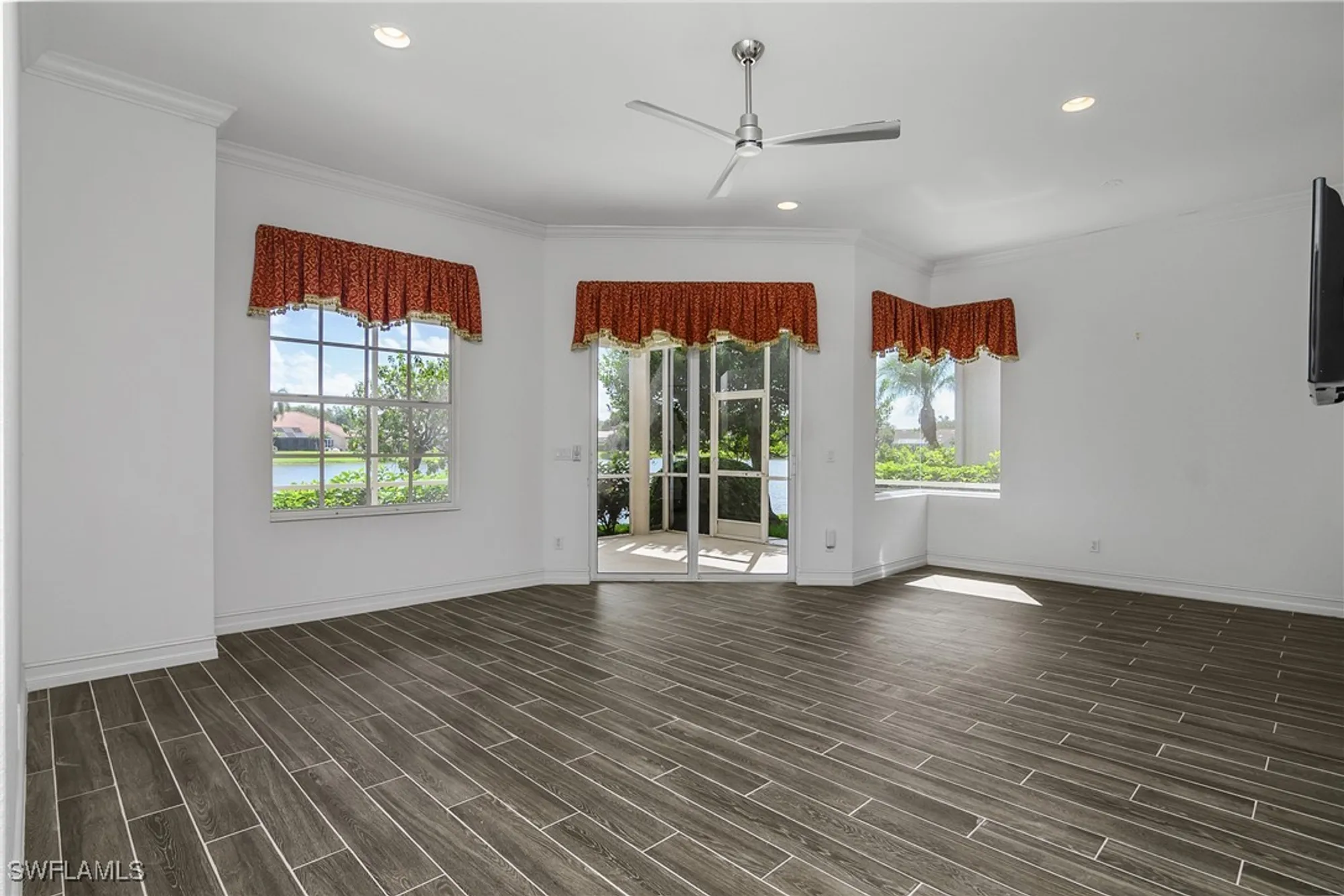 Property Slideshow image 18 of 33 | 151 vista ln, Naples, FL, 34119