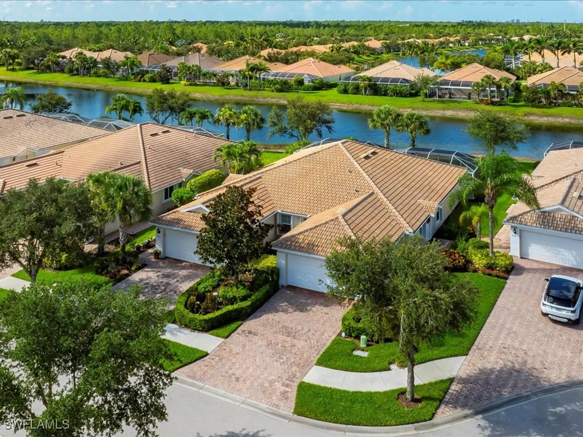 Property Slideshow image 25 of 35 | 8672 genova ct, Naples, FL, 34114