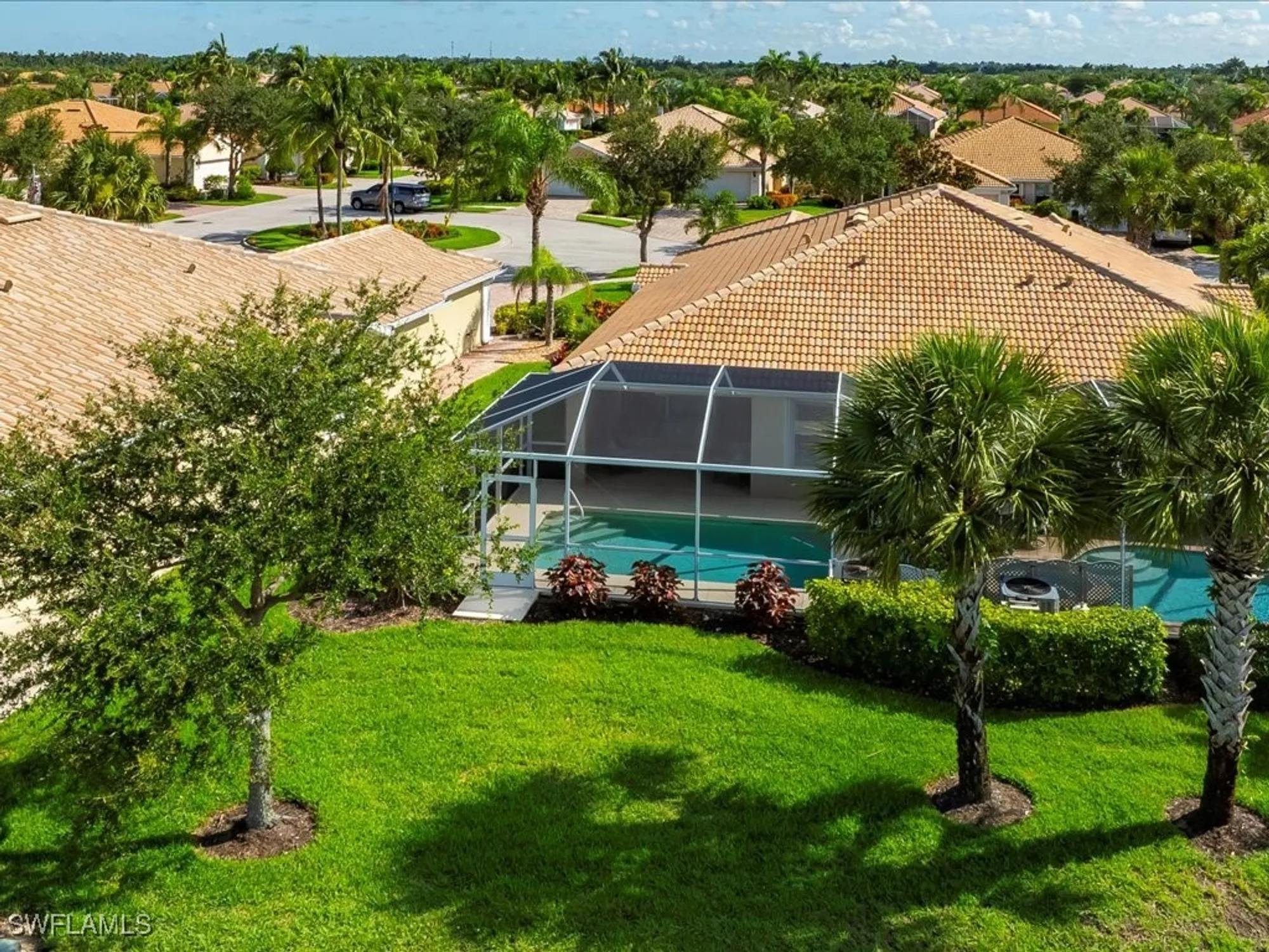 Property Slideshow image 22 of 35 | 8672 genova ct, Naples, FL, 34114